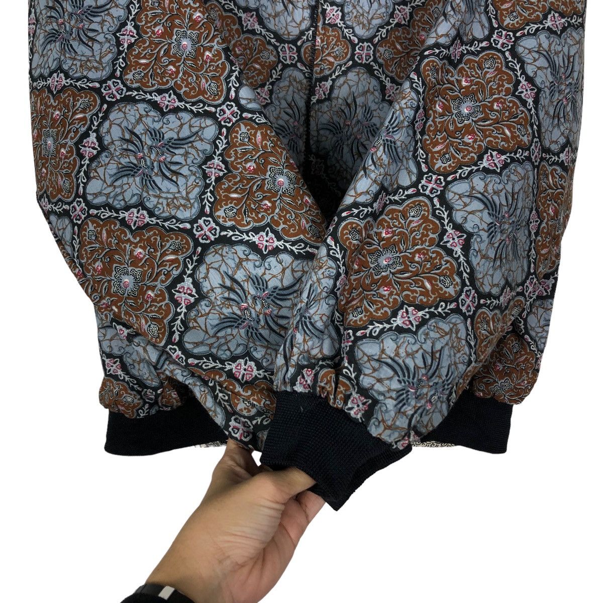 Japanese Brand 🔥90’s Vintage Bomber Jacket Batik Design Reversible Japan Size US M / EU 48-50 / 2 - 14 Thumbnail