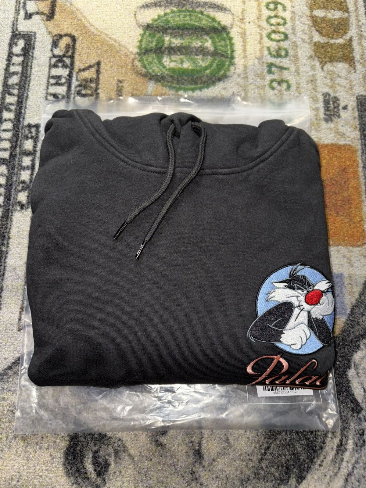 Palace × Ugg Palace x UGG x Looney Tunes Palath Hoodie Black Size US XL / EU 56 / 4 - 1 Thumbnail