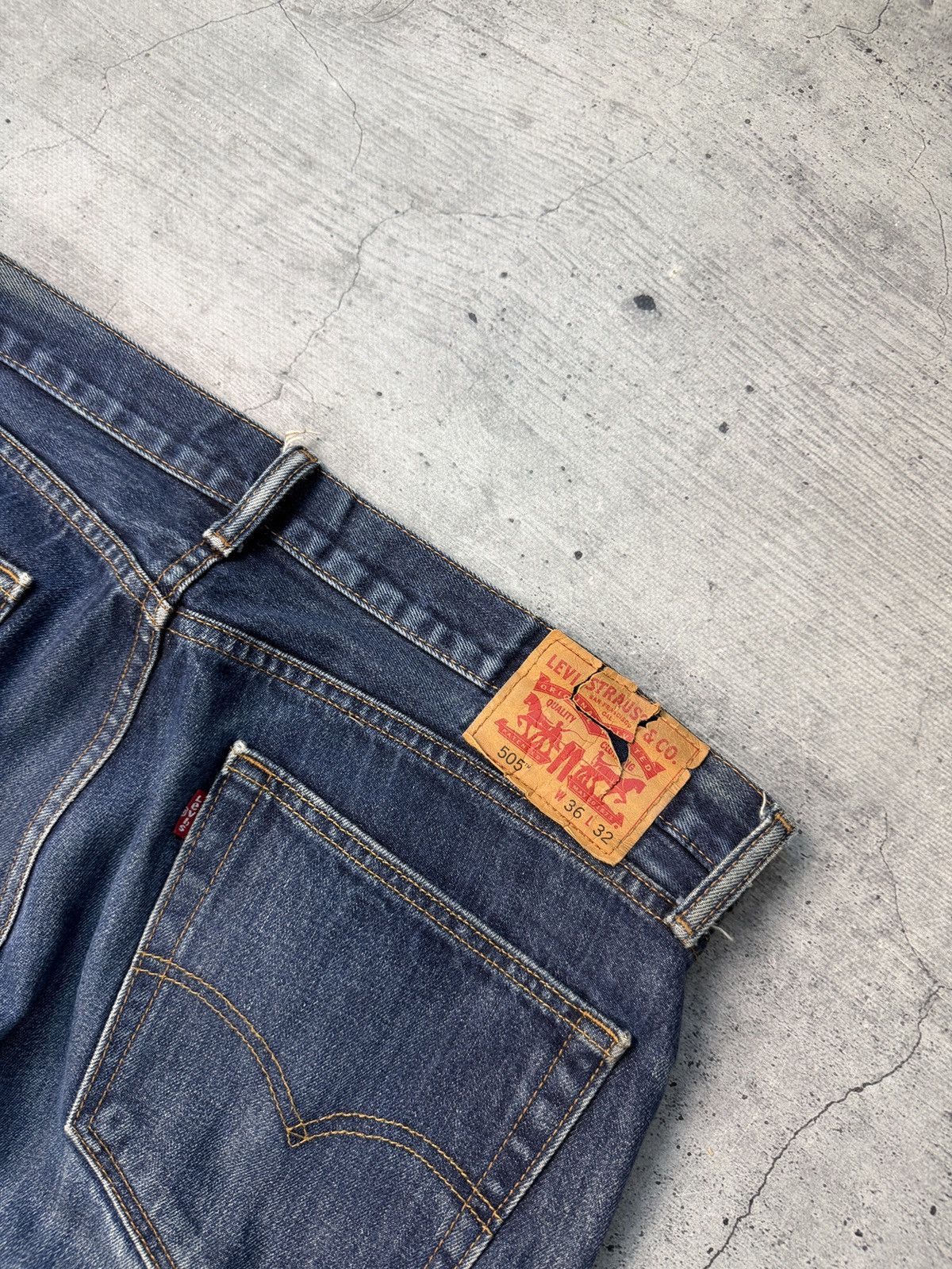 Levi's Vintage Levi's Jeans 505 Faded Blue Straight Leg Denim 36x32 Size US 36 / EU 52 - 4 Thumbnail
