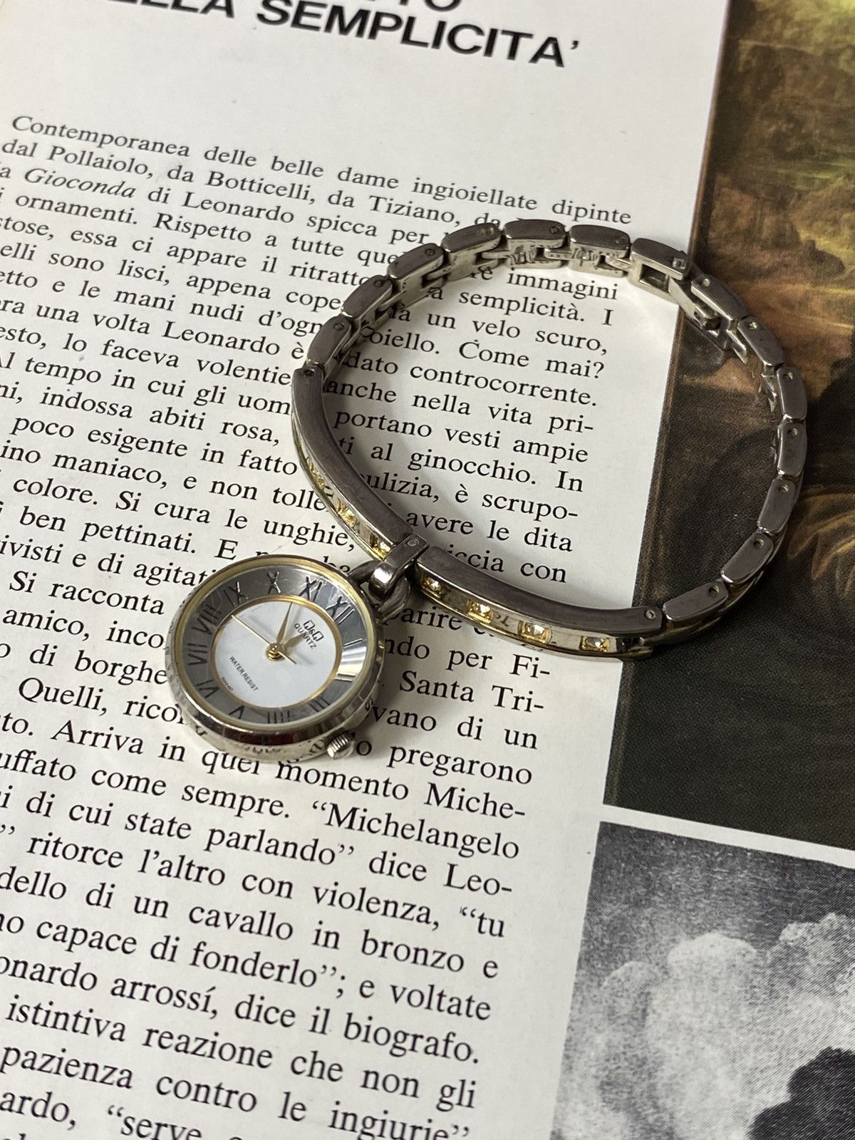 Jewelry Q&Q Watch Quartz, Bangle Bracelet, Roman Numerals, Bi-Color Size ONE SIZE - 3 Thumbnail