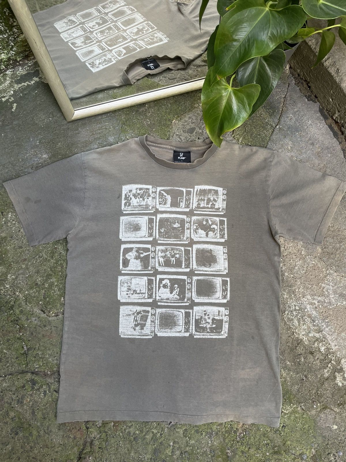 Japanese Brand Vintage Flash Imp 00’sTV Scary Faded T-Shirt Distressed RARE Size US L / EU 52-54 / 3 - 1 Thumbnail
