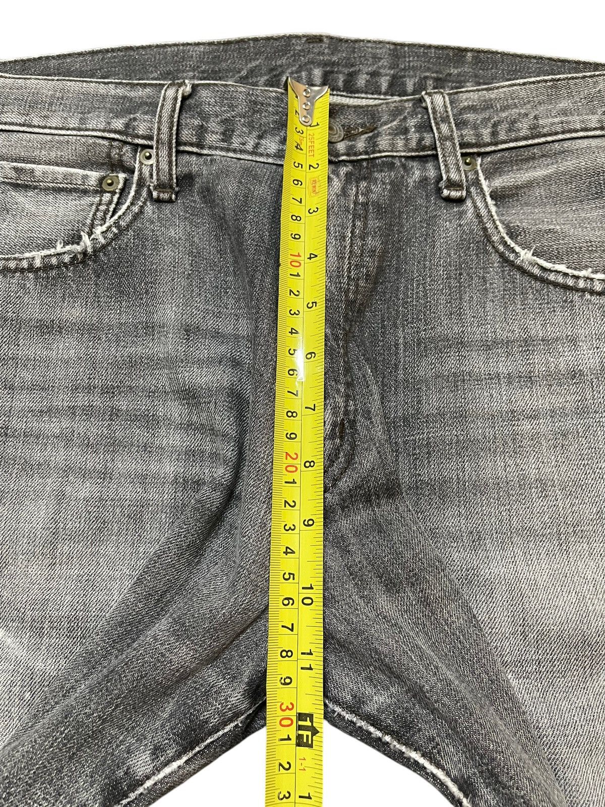 Uniqlo Vintage Japanese Uniqlo Faded Wash Distressed Loose Jeans Size US 34 / EU 50 - 15 Thumbnail