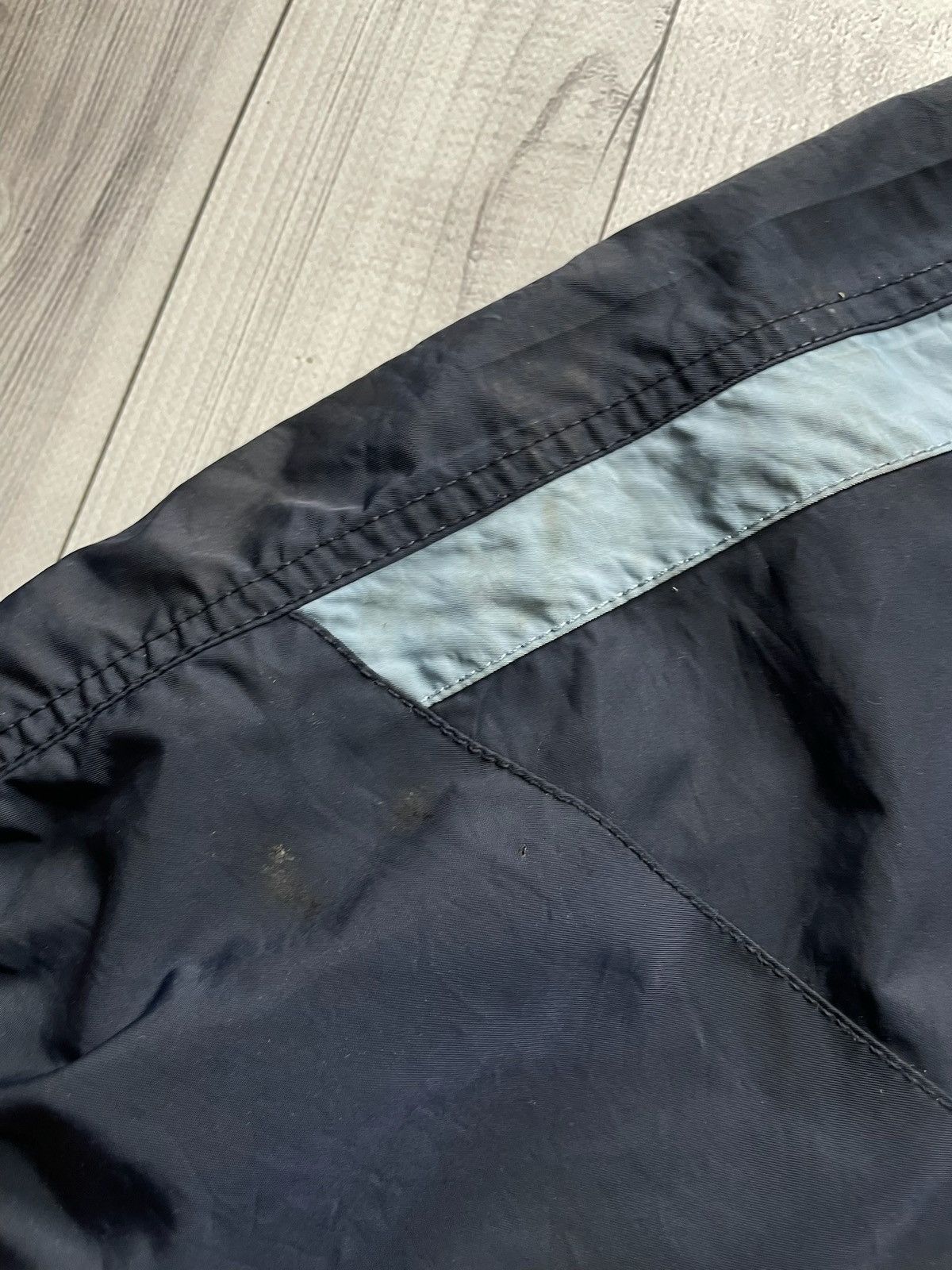Nike × Vintage Vintage Nike jacket size L logo distressed Size US L / EU 52-54 / 3 - 7 Thumbnail