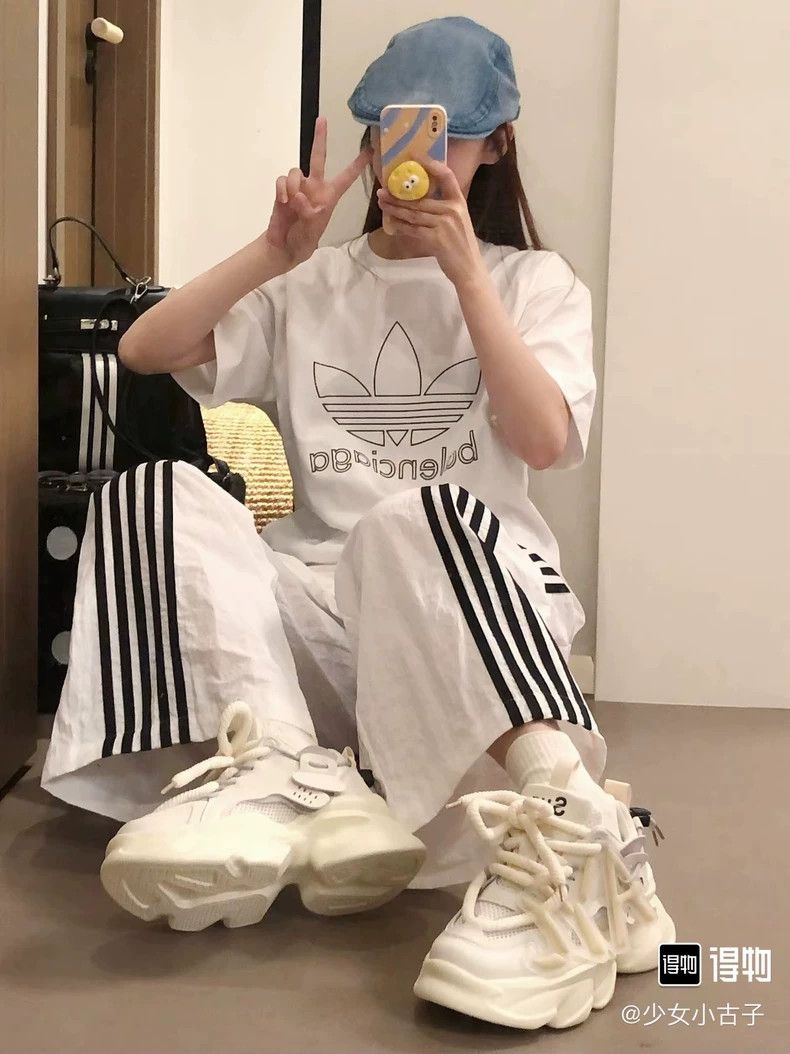 Balenciaga Balenciaga adidas White Embroidered Pattern Logo Short Sle Size US M / EU 48-50 / 2 - 7 Thumbnail