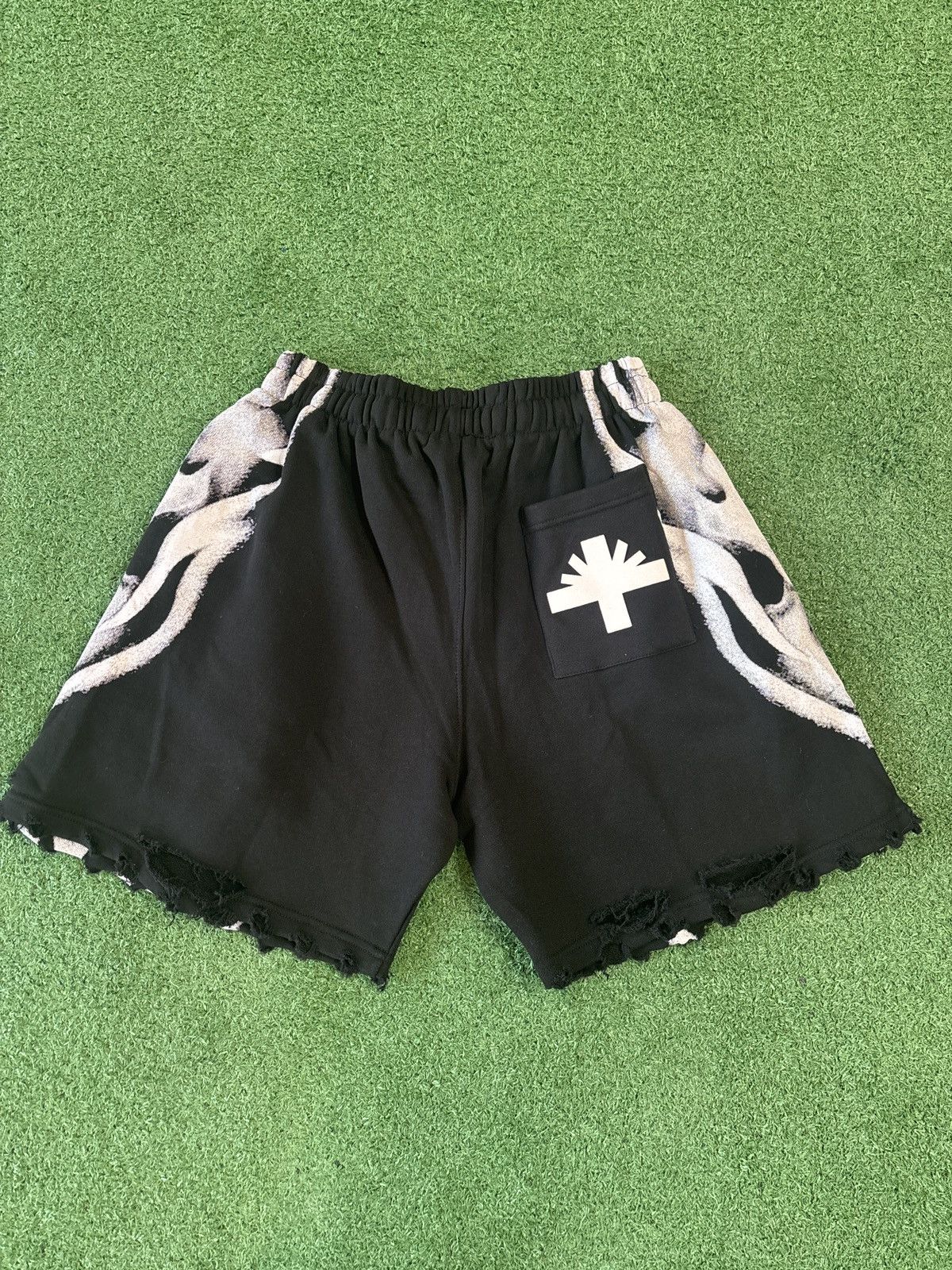 Vertabrae Vertebrae Skull Short Black Size US 34 / EU 50 - 2 Thumbnail