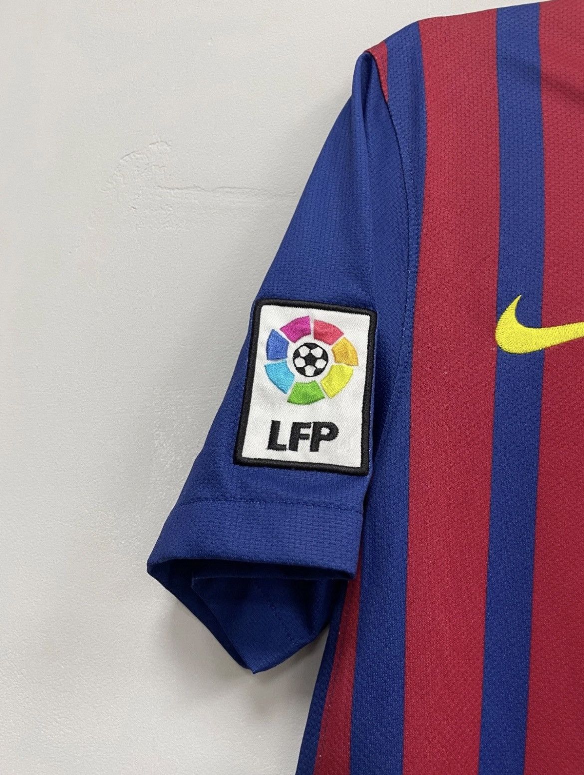 Nike FC Barcelona 2011/2012 Home Football Shirt Jersey Nike Size US S / EU 44-46 / 1 - 4 Thumbnail