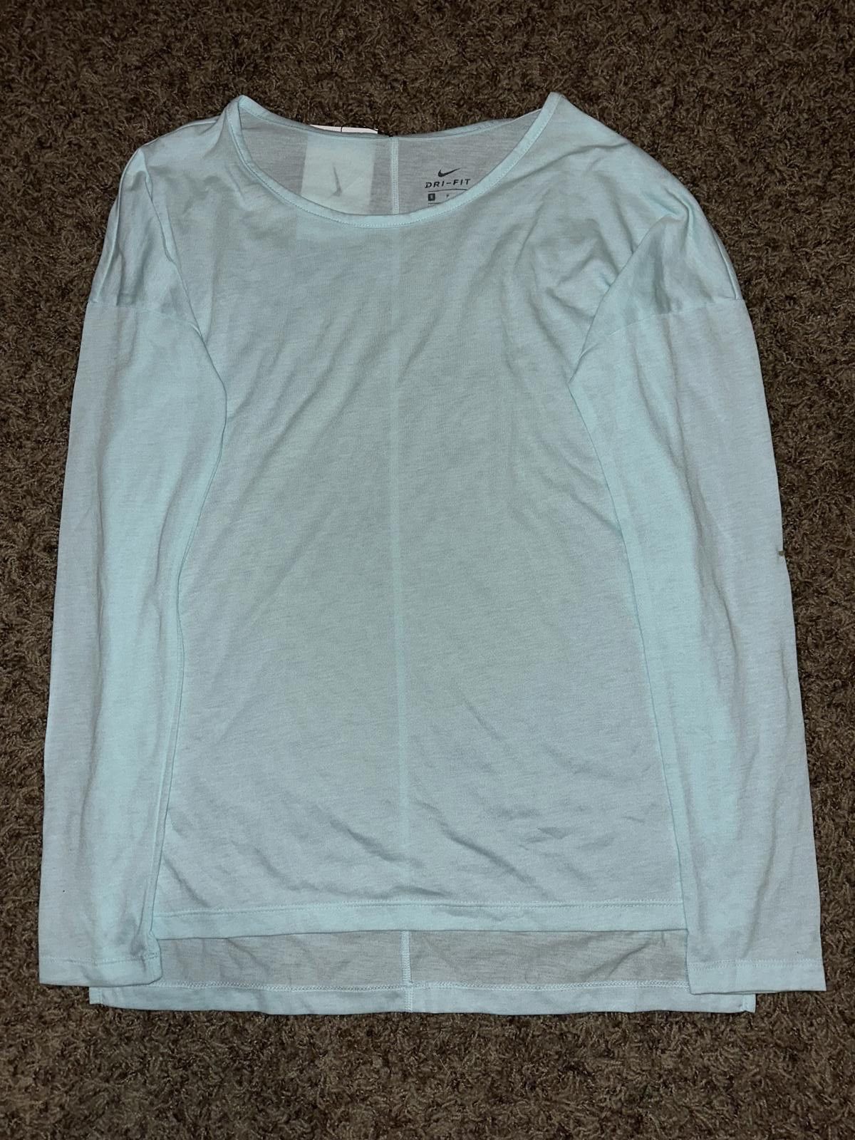 Nike Nike Women's Yoga Long Sleeve Shirt Sample Size S / US 4 / IT 40 - 1 Thumbnail