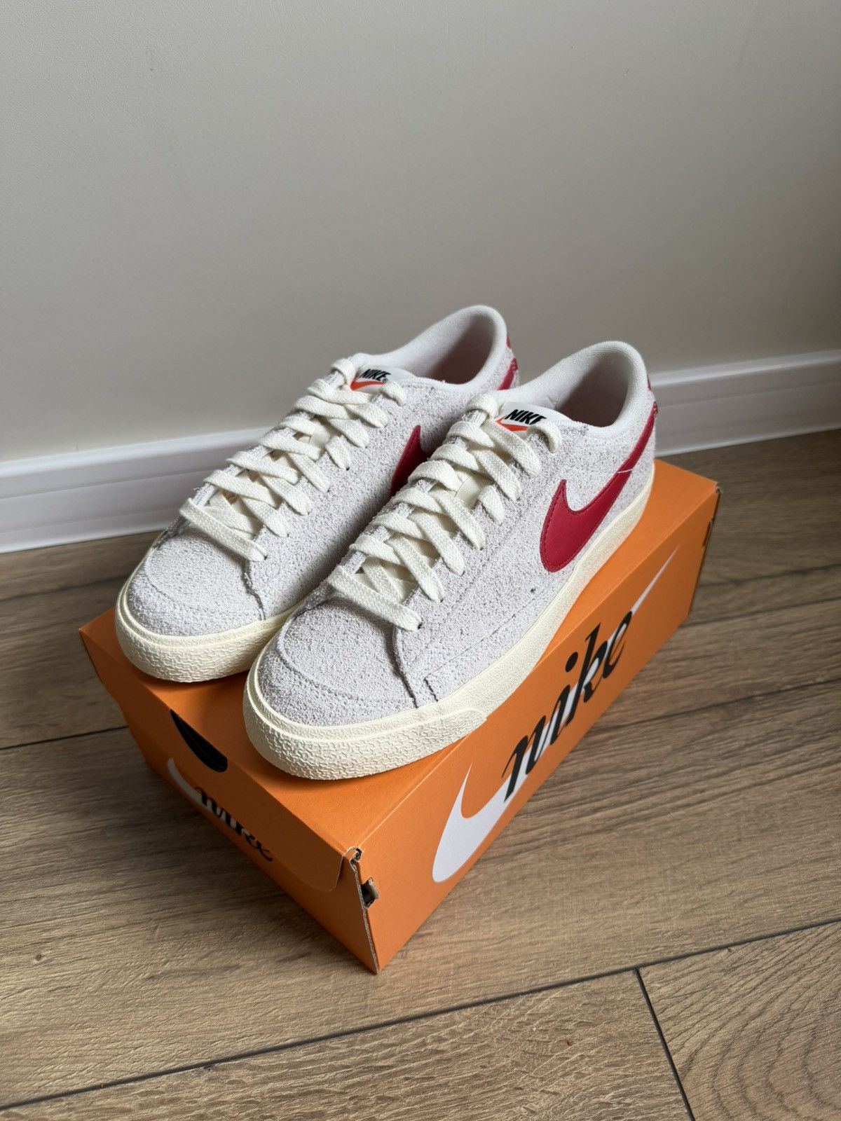 Nike Nike Blazer Low 77 Vintage Light Grey Red Size US 7 / IT 37 - 3 Thumbnail