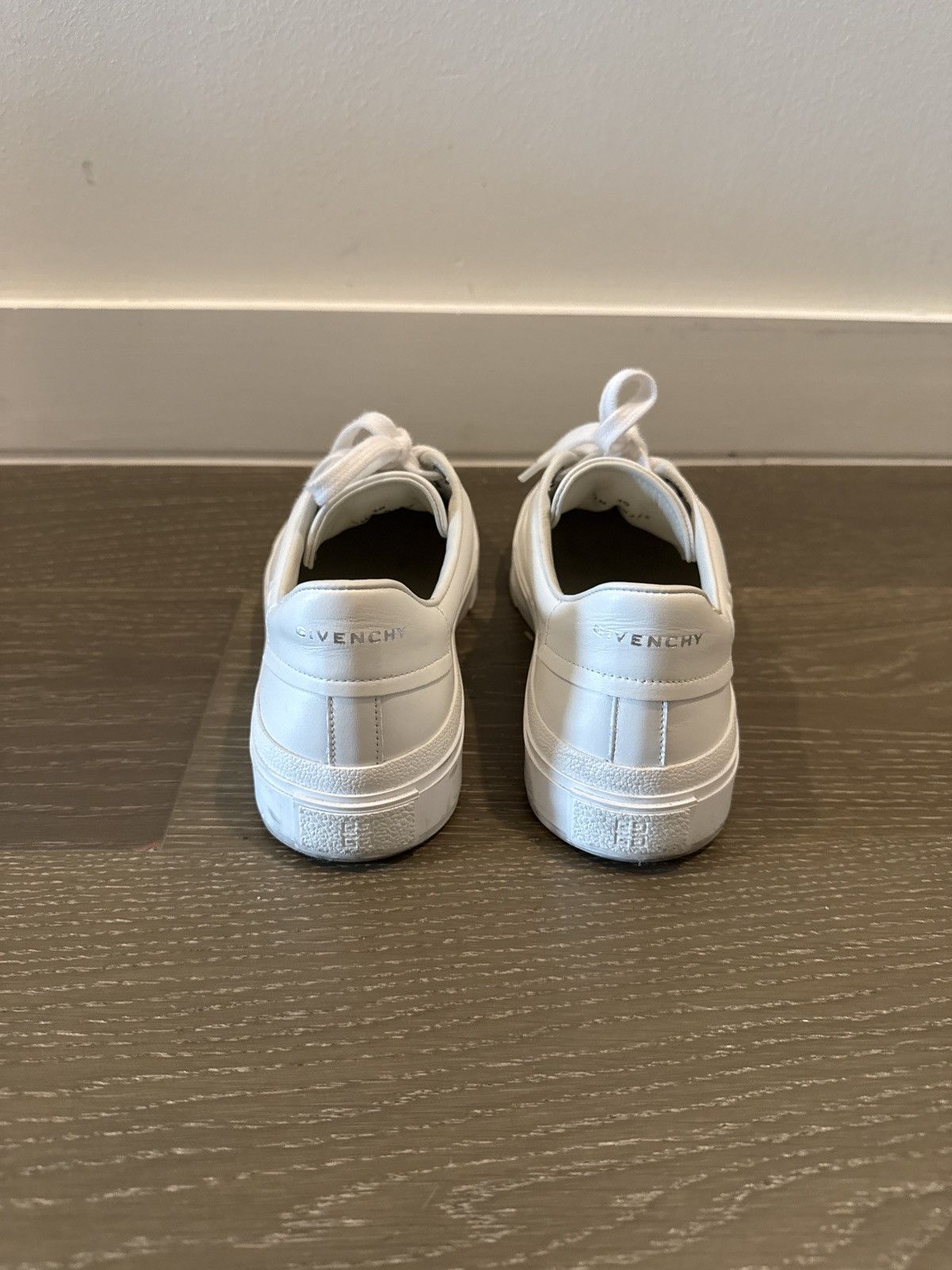 Givenchy Givenchy City Sport Leather Low-Top Sneakers Size US 9 / IT 39 - 4 Thumbnail
