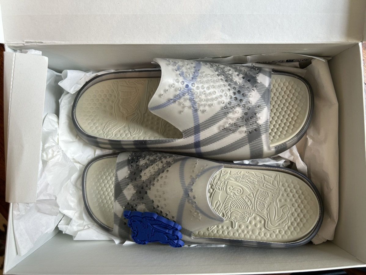 Burberry Stingray Check Rubber Slide Sandals Size US 10 / EU 43 - 1 Thumbnail