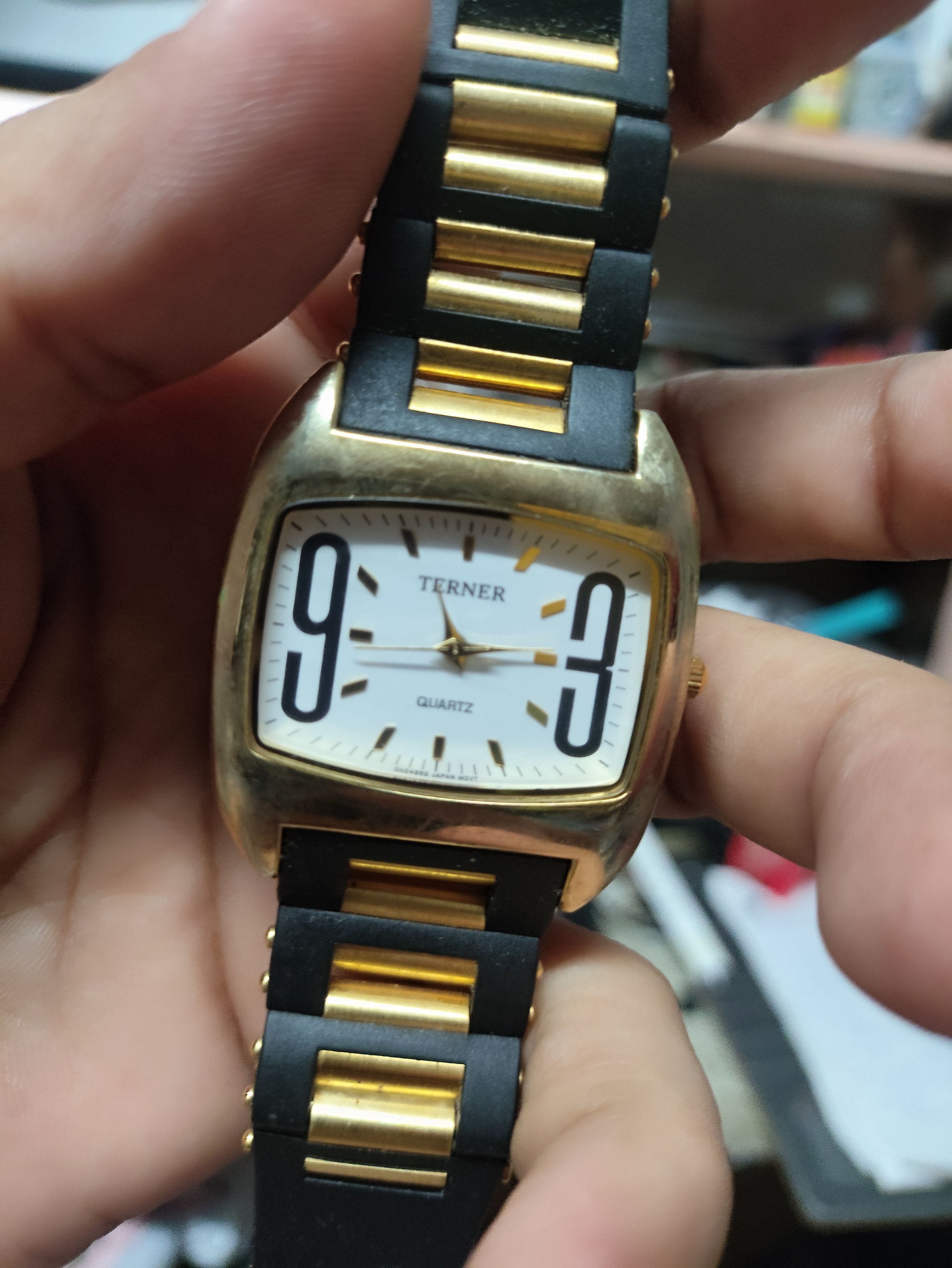 Vintage BIJOUX TERNER (NO.QA2486G) Vintage Japan Quartz Watch Size ONE SIZE - 2 Thumbnail