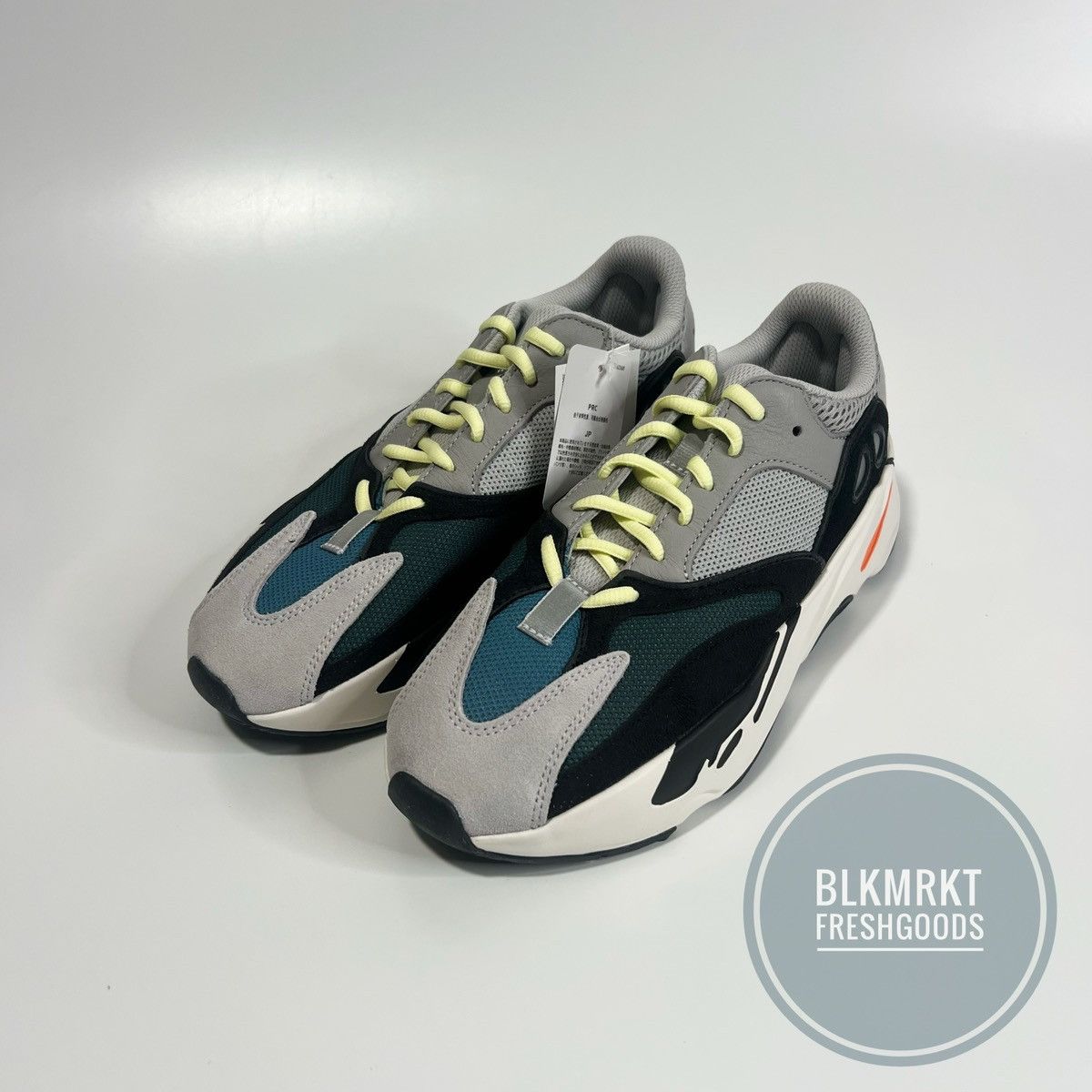 Yeezy adidas Yeezy Boost 700 Wave Runner Solid Grey 9 Size US 9 / EU 42 - 3 Thumbnail
