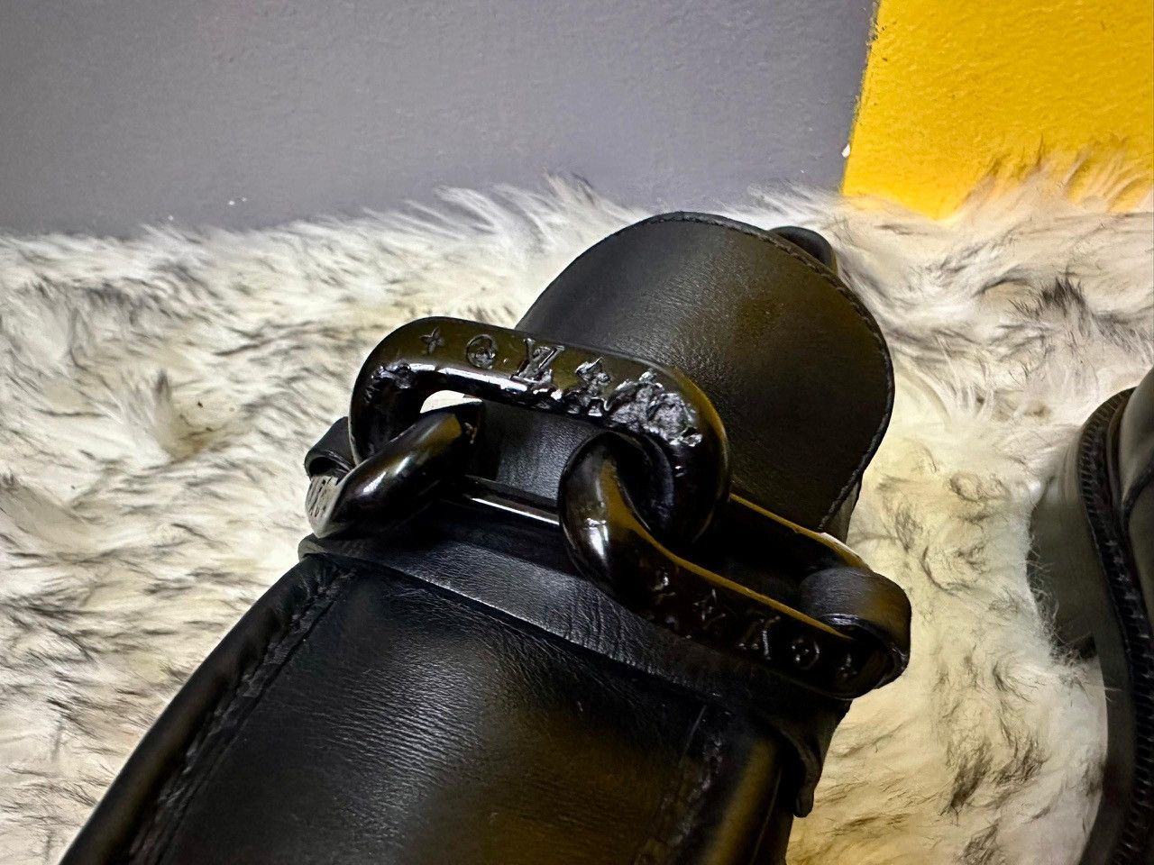 Louis Vuitton Authentic Louis Vuitton Oversized Chain Academy Flat Loafers Size US 6.5 / IT 36.5 - 9 Thumbnail