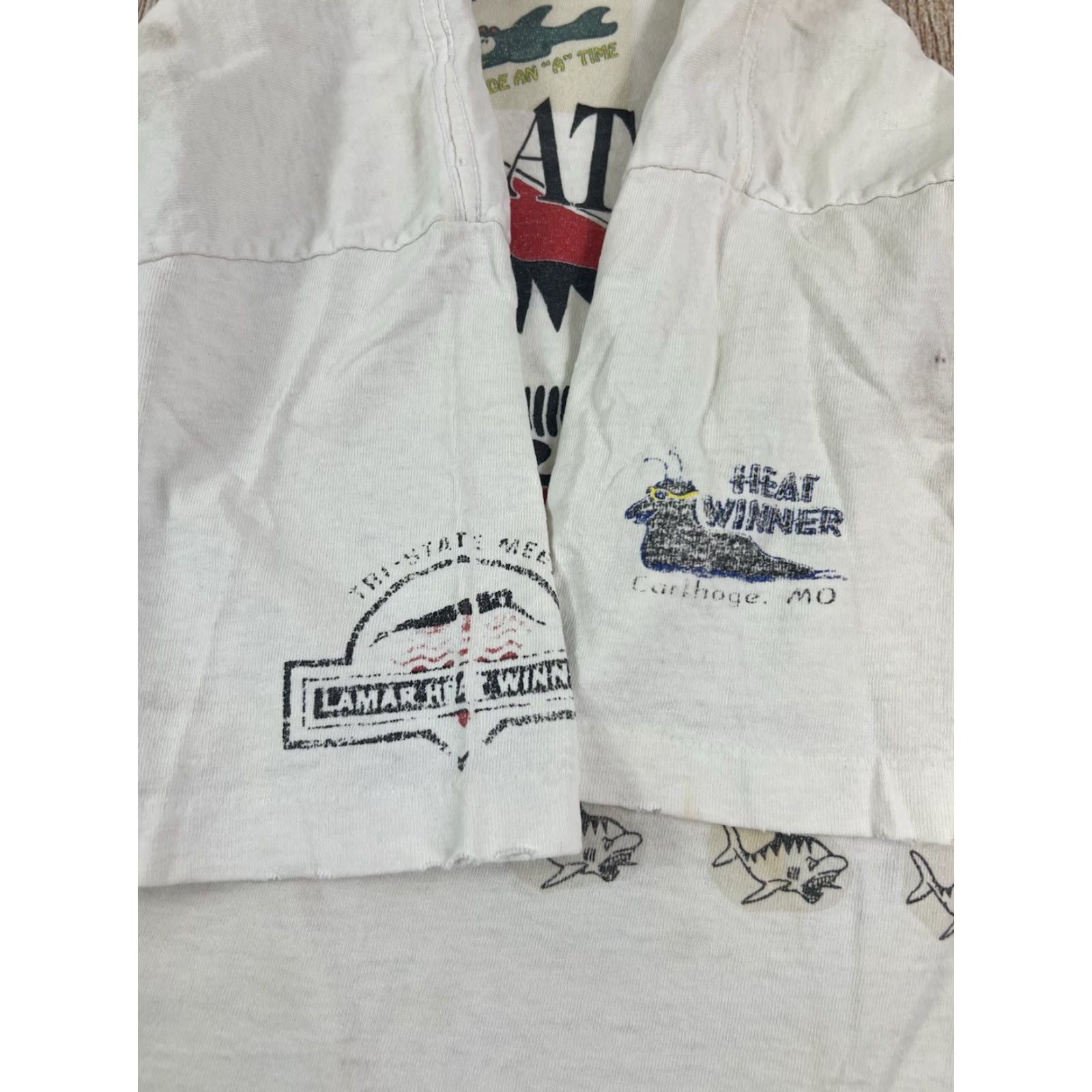 Vintage VINTAGE Prairie Mountain T-Shirt Shark Attack 90s Lamar Tiger Sharks Beach White Short Sleeve Graphic Print Size M Men Size US M / EU 48-50 / 2 - 8 Thumbnail