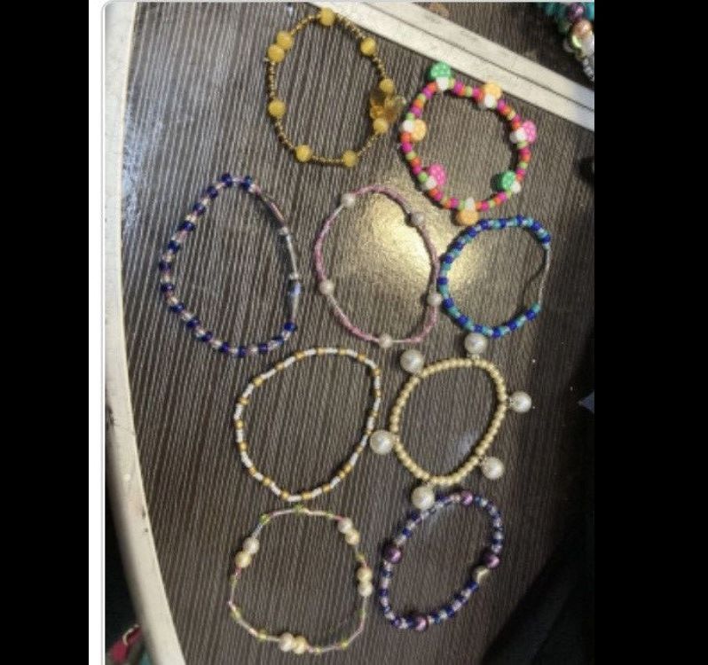 Other Cute beaded bracelets Size ONE SIZE - 1 Thumbnail