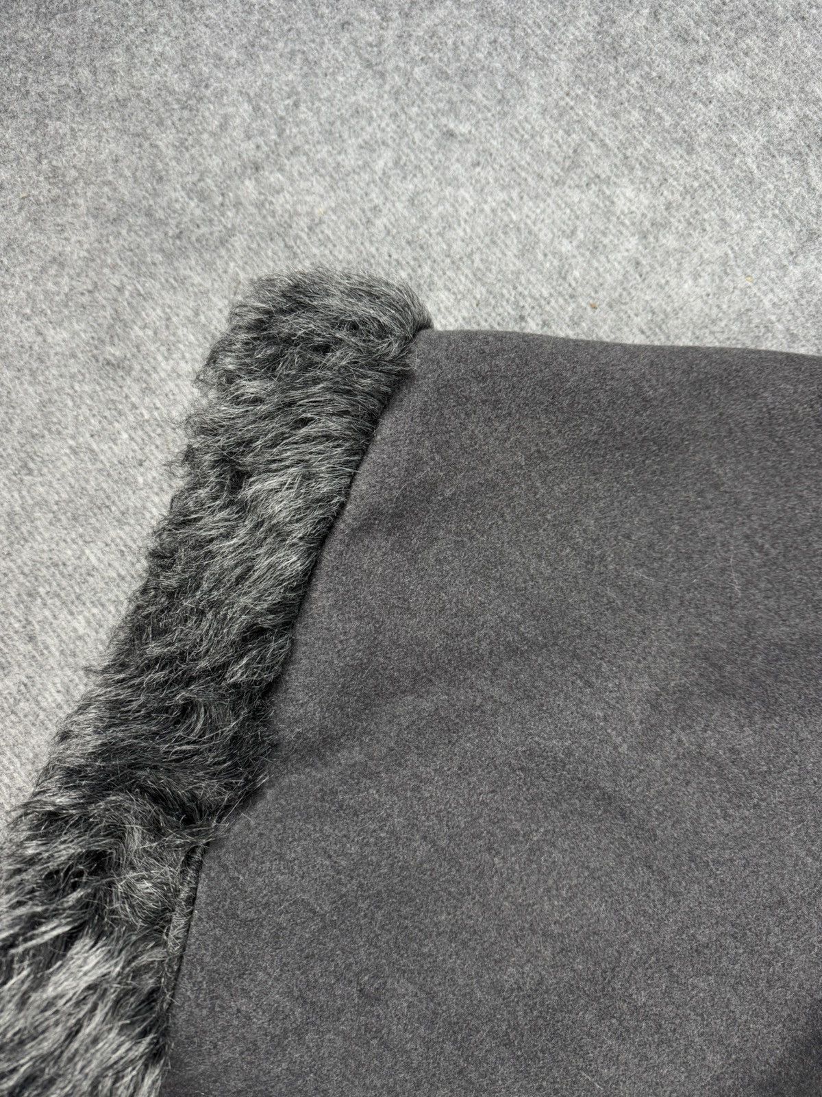 Ugg Vintage UGG Australia Wool Faux Fur Poncho Coat Size XL / US 12-14 / IT 48-50 - 3 Thumbnail