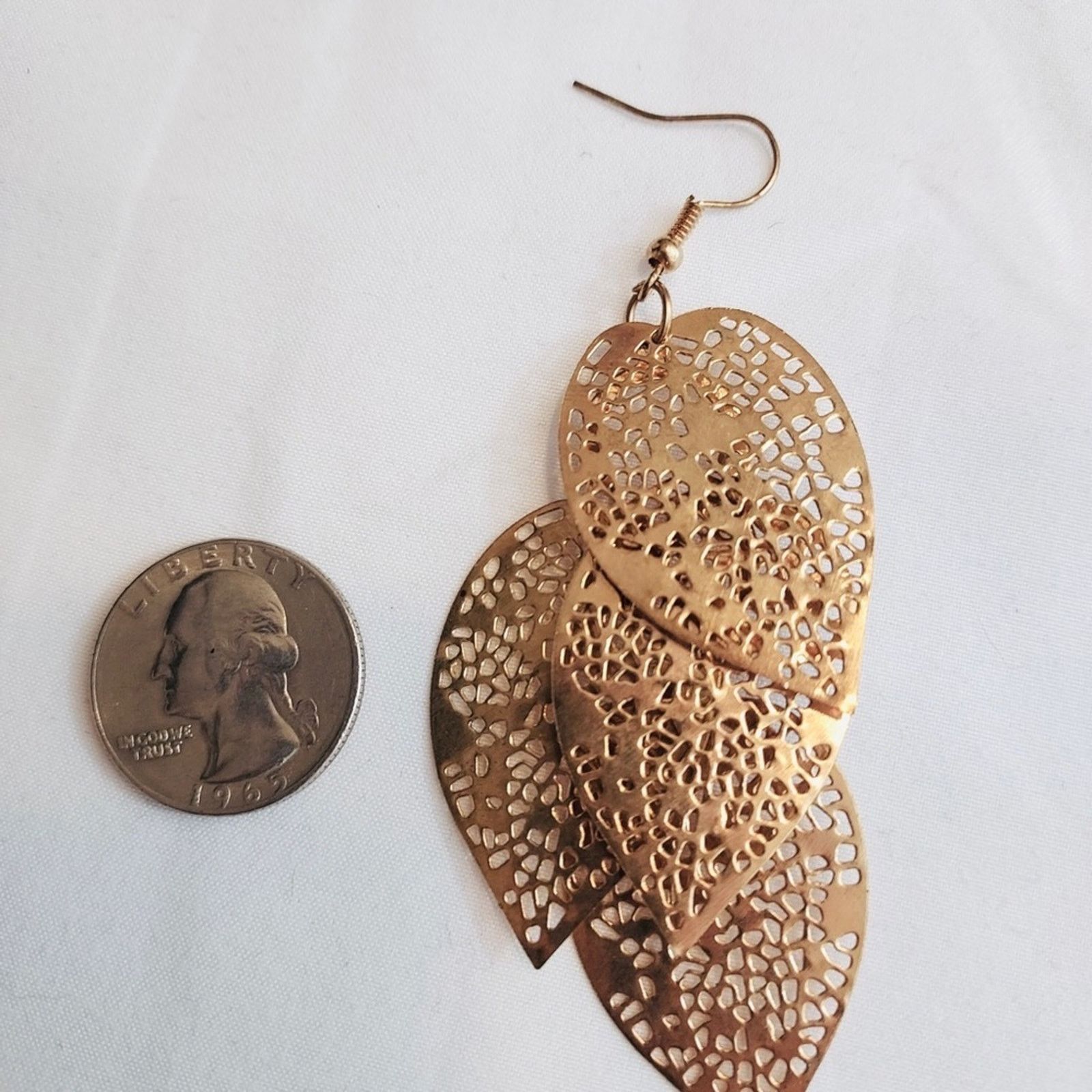 Other Gold Tone Filagree Layered Leaf Dangle Earrings Size ONE SIZE - 2 Thumbnail