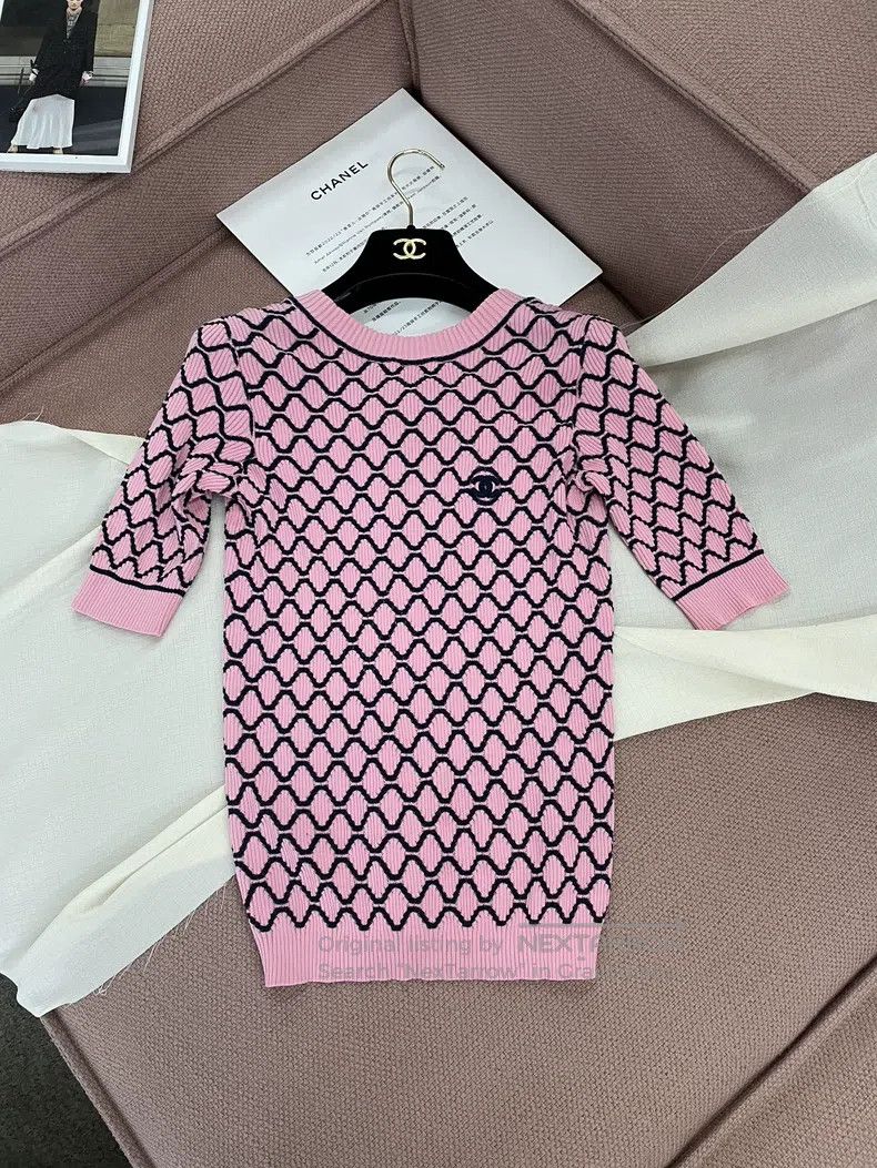 Chanel Chanel Pink diamond plaid logo double C knitted short slee Size XXS / US 00 / IT 34 - 1 Thumbnail