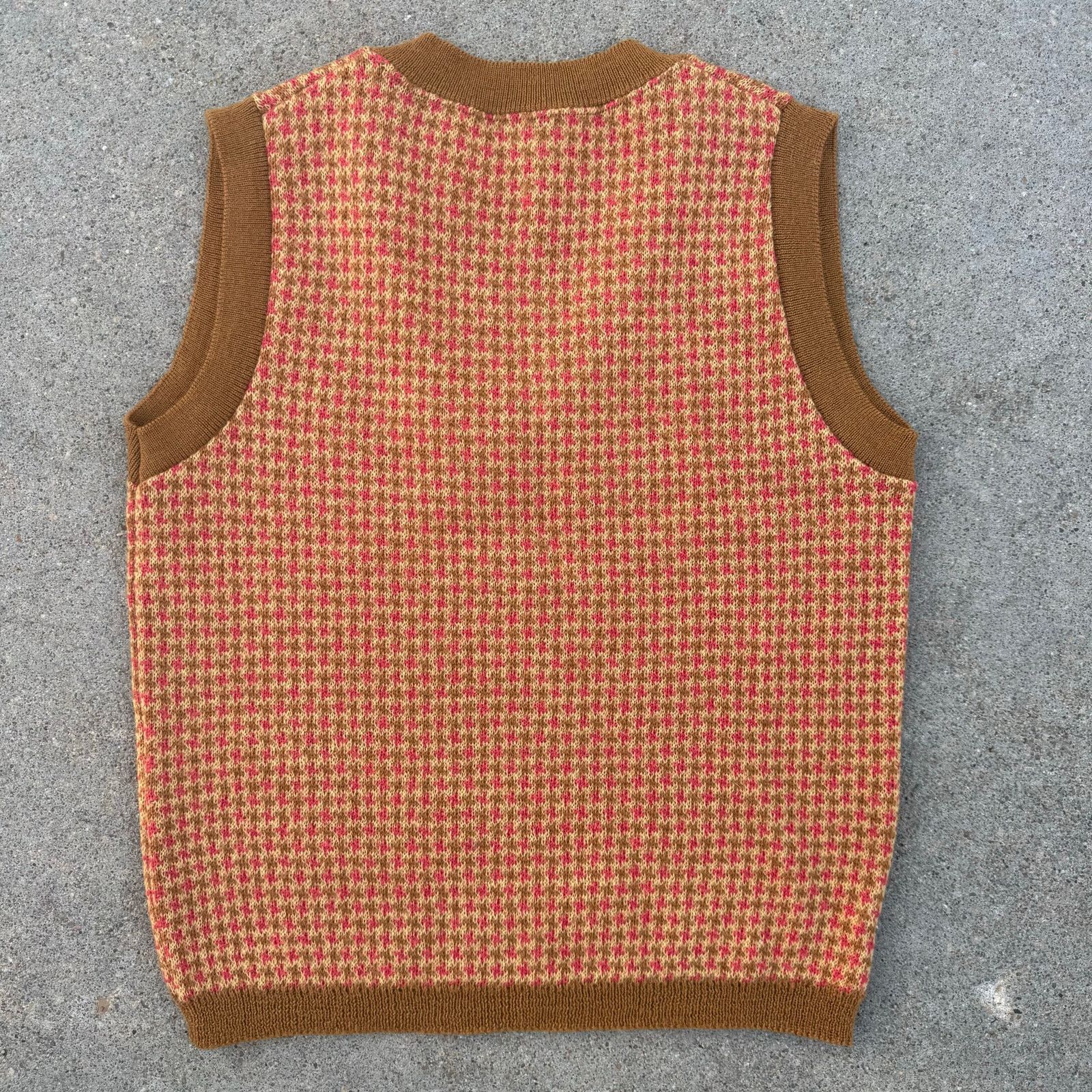 Pendleton 70s Pendleton Mustard Orange Houndstooth Sweater Vest Sz 40 Size US M / EU 48-50 / 2 - 3 Thumbnail