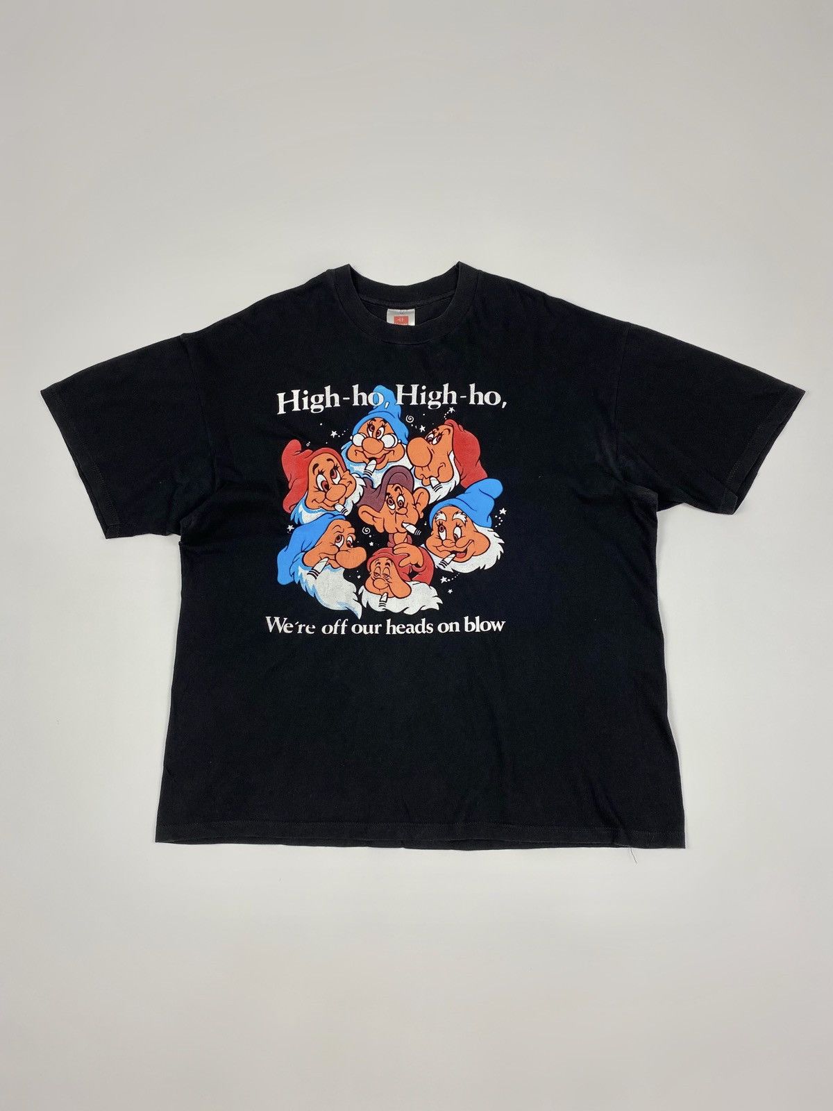 Vintage 1990’s Vintage Snow White Stoned Dwarfs Graphic Tee Size US XL / EU 56 / 4 - 1 Thumbnail
