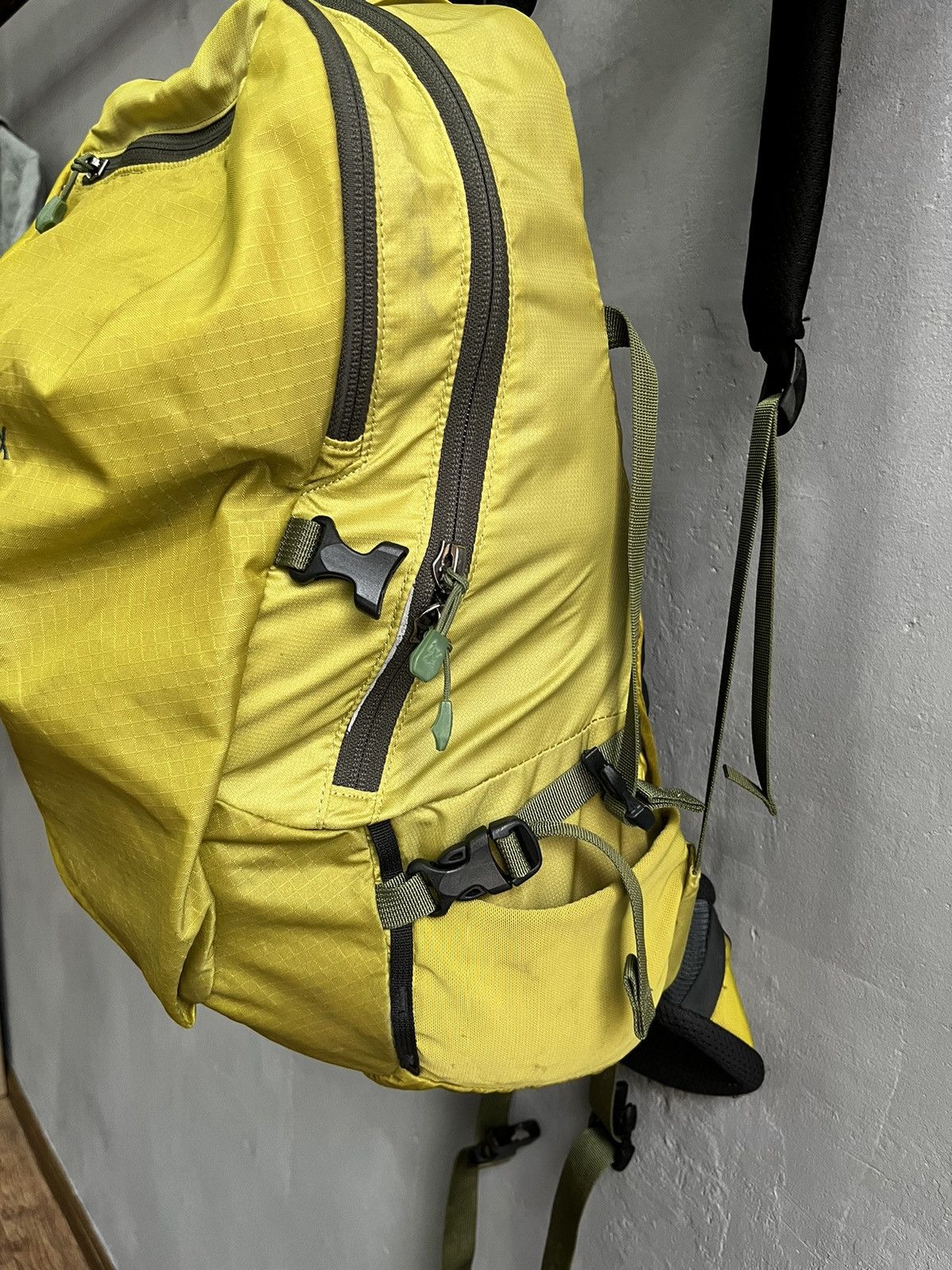 Arc'teryx Arc'teryx Axios 25 Nylon Backpack Bag Made in Philippines Size ONE SIZE - 7 Thumbnail