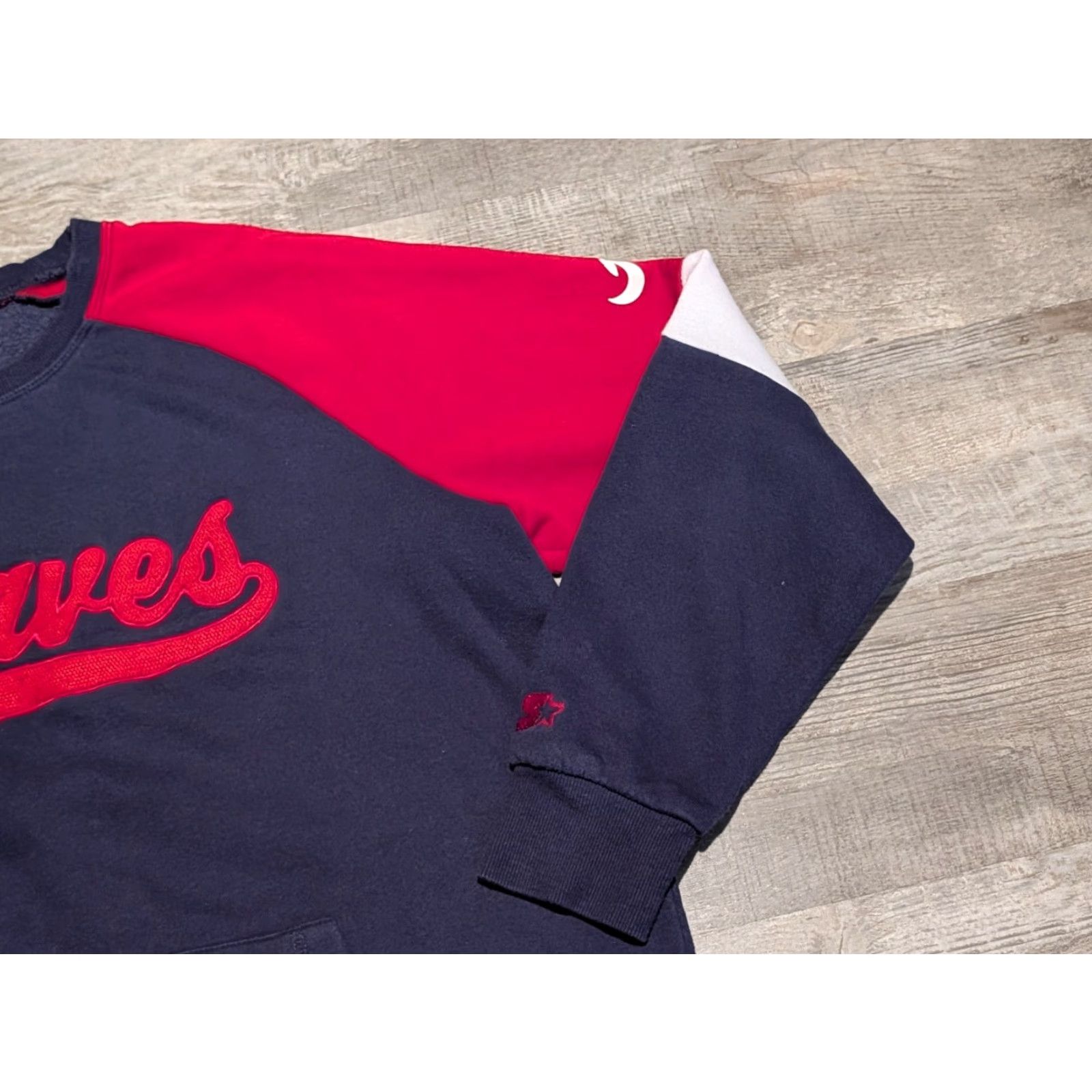 Starter Starter Atlanta Braves Crewneck Sweatshirt Men’s XL Colorblock Navy Red White Fleece Embroidered 90s Sports Pullover Size US XL / EU 56 / 4 - 3 Thumbnail