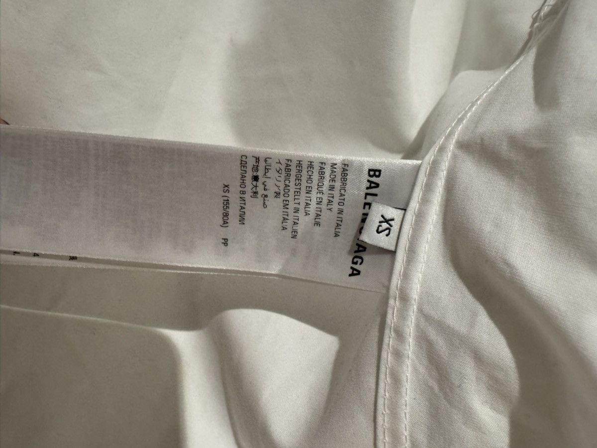 Balenciaga 1500$ Balenciaga white over shirt incredibly baggy fit Size US XS / EU 42 / 0 - 5 Thumbnail