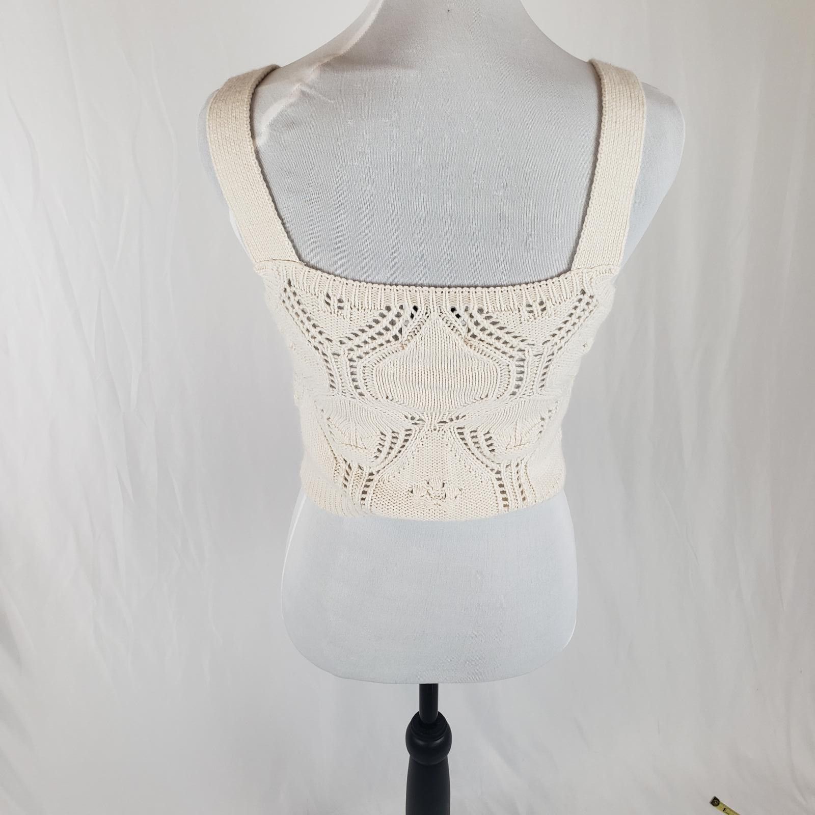 Designer Pink Rose Embroidered Crocheted Cream Crop Top Floral Detail Size S / US 4 / IT 40 - 4 Thumbnail