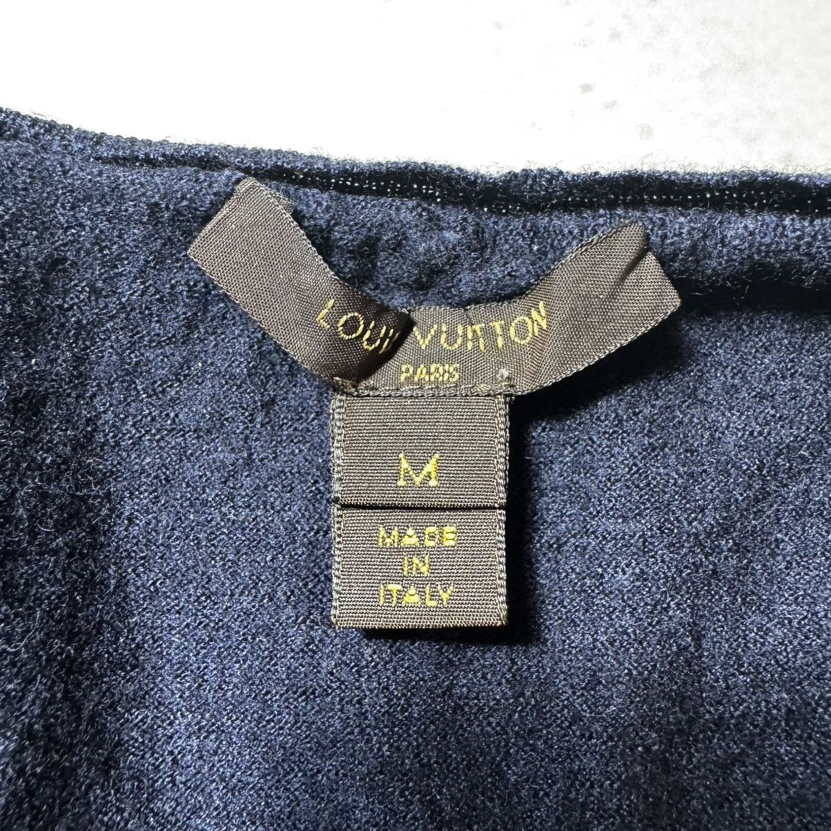 Louis Vuitton vintage louis vuitton cashmere sweater wool gold buttons Size M / US 6-8 / IT 42-44 - 8 Thumbnail
