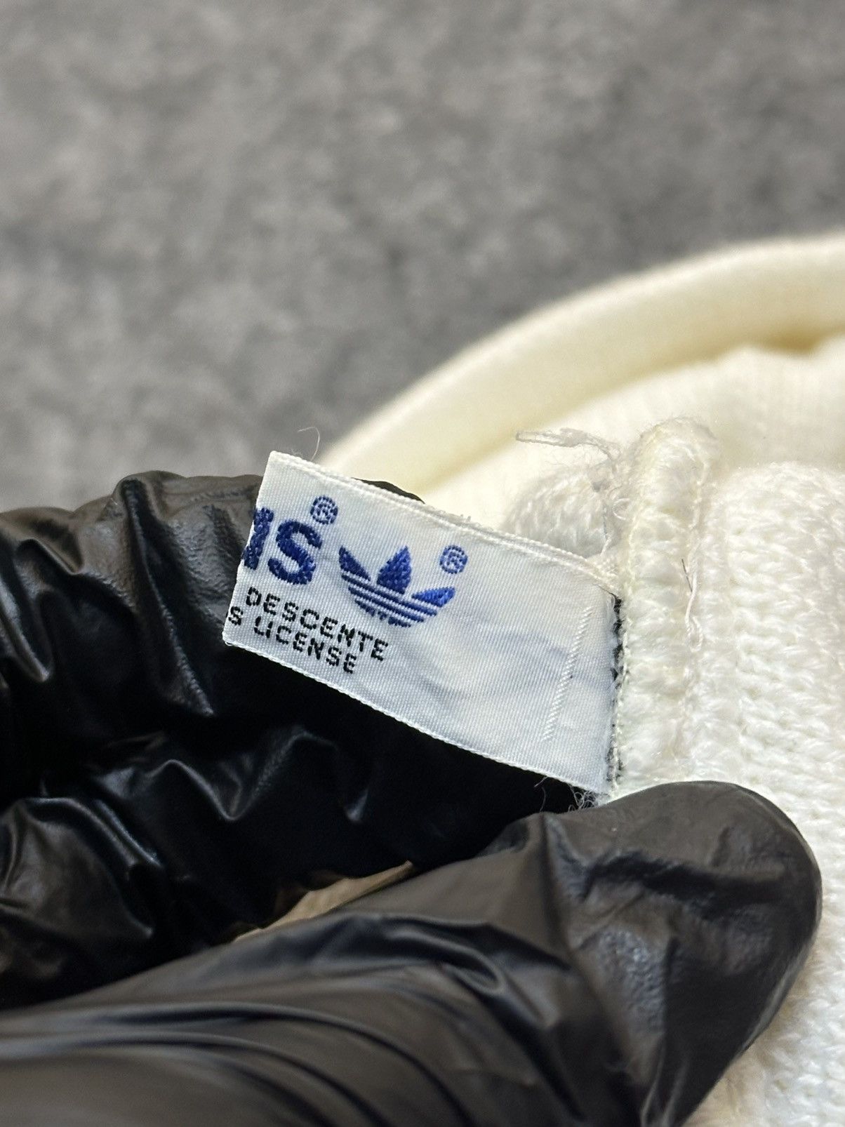 Adidas Adidas Originals white trefoil beanie y2k Size ONE SIZE - 9 Thumbnail
