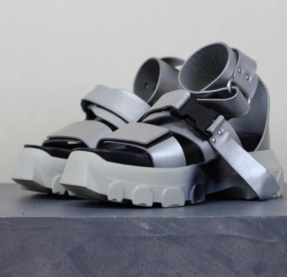 Rick Owens Rick Owens Gradient Silver Platform Tank Sole Sandals Size US 7 / IT 37 - 2 Thumbnail