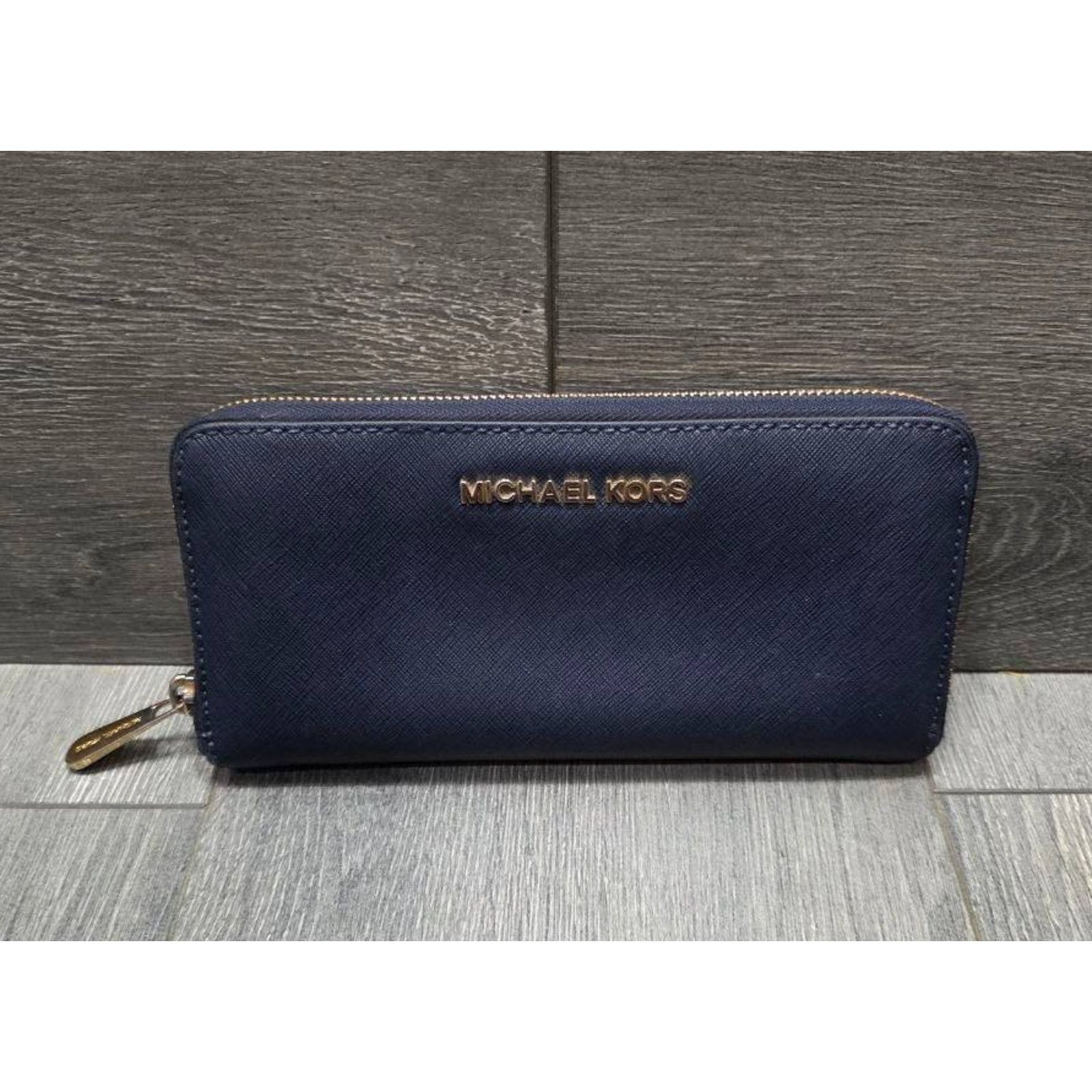 Michael Kors Michael Kors Jet Set Large Leather Navy B000475 Size ONE SIZE - 1 Thumbnail