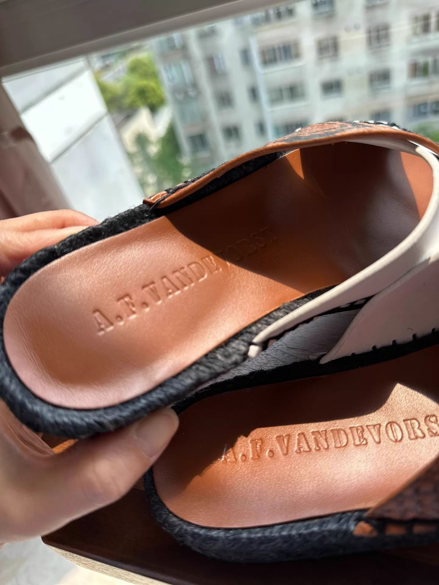 A.F. Vandevorst af vandevorst straw cross-strap leather 36 new slippers Size US 5.5 / IT 35.5 - 7 Thumbnail