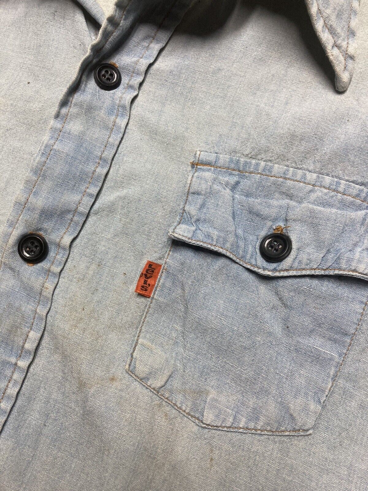 Levi's × Vintage 70s Levi’s chambray shirt orange tab distressed farm medium Size US M / EU 48-50 / 2 - 3 Thumbnail
