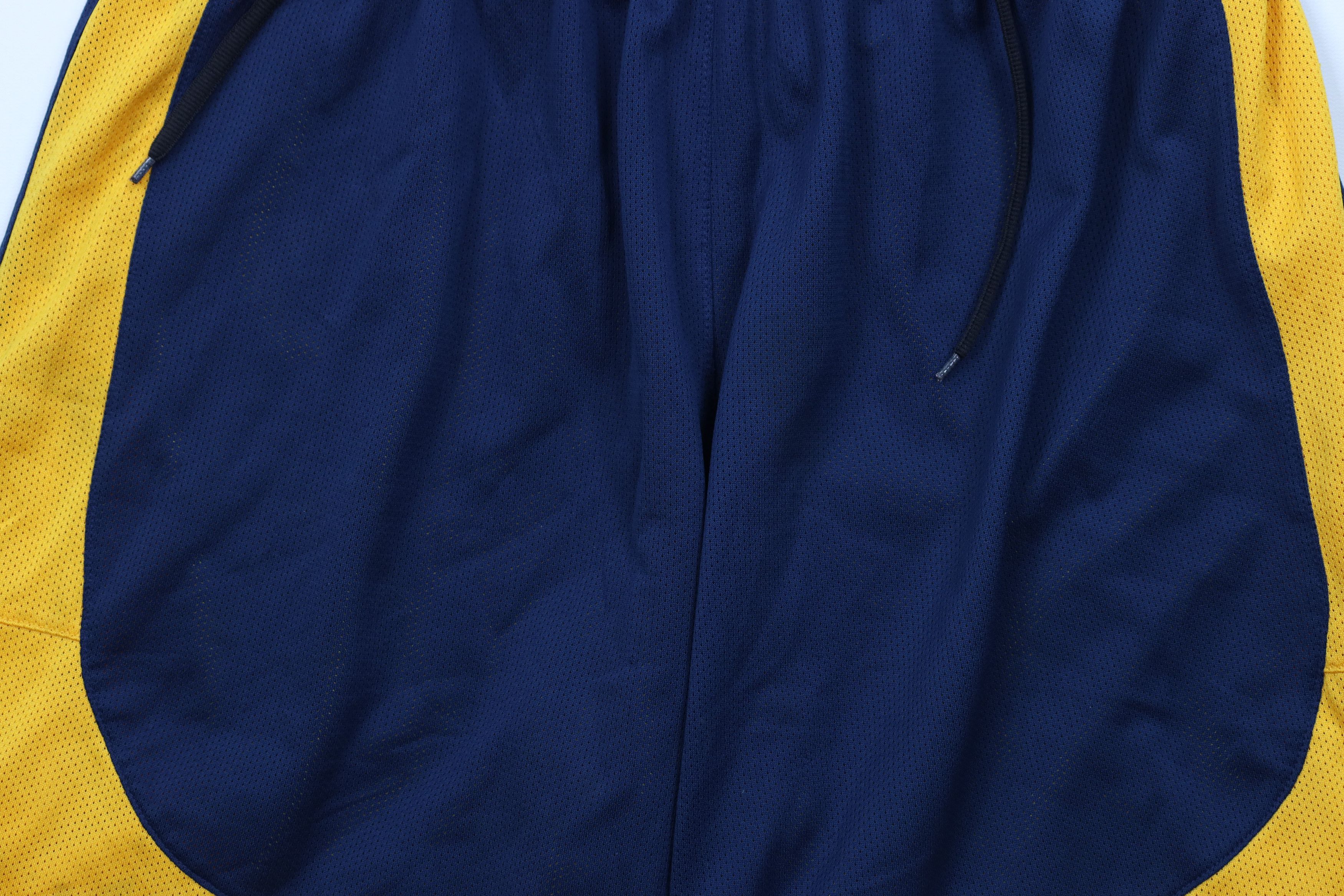Nike Vintage 90s Y2K Nike Basketball Swoosh Above Knee Shorts Size US 32 / EU 48 - 3 Thumbnail