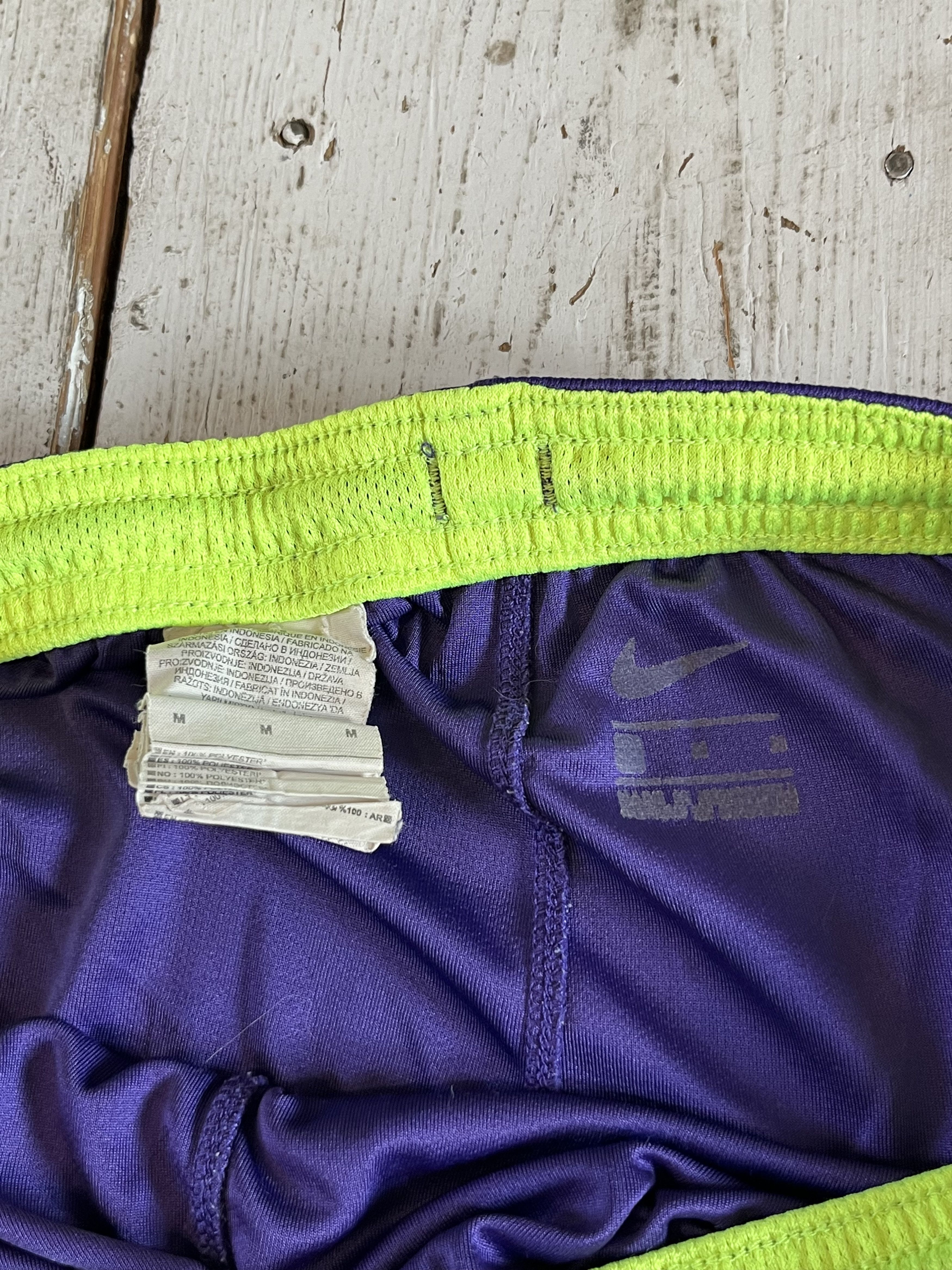 Nike × Vintage Vintage Nike Tottenham Shorts Blokcore Size US 32 / EU 48 - 7 Thumbnail