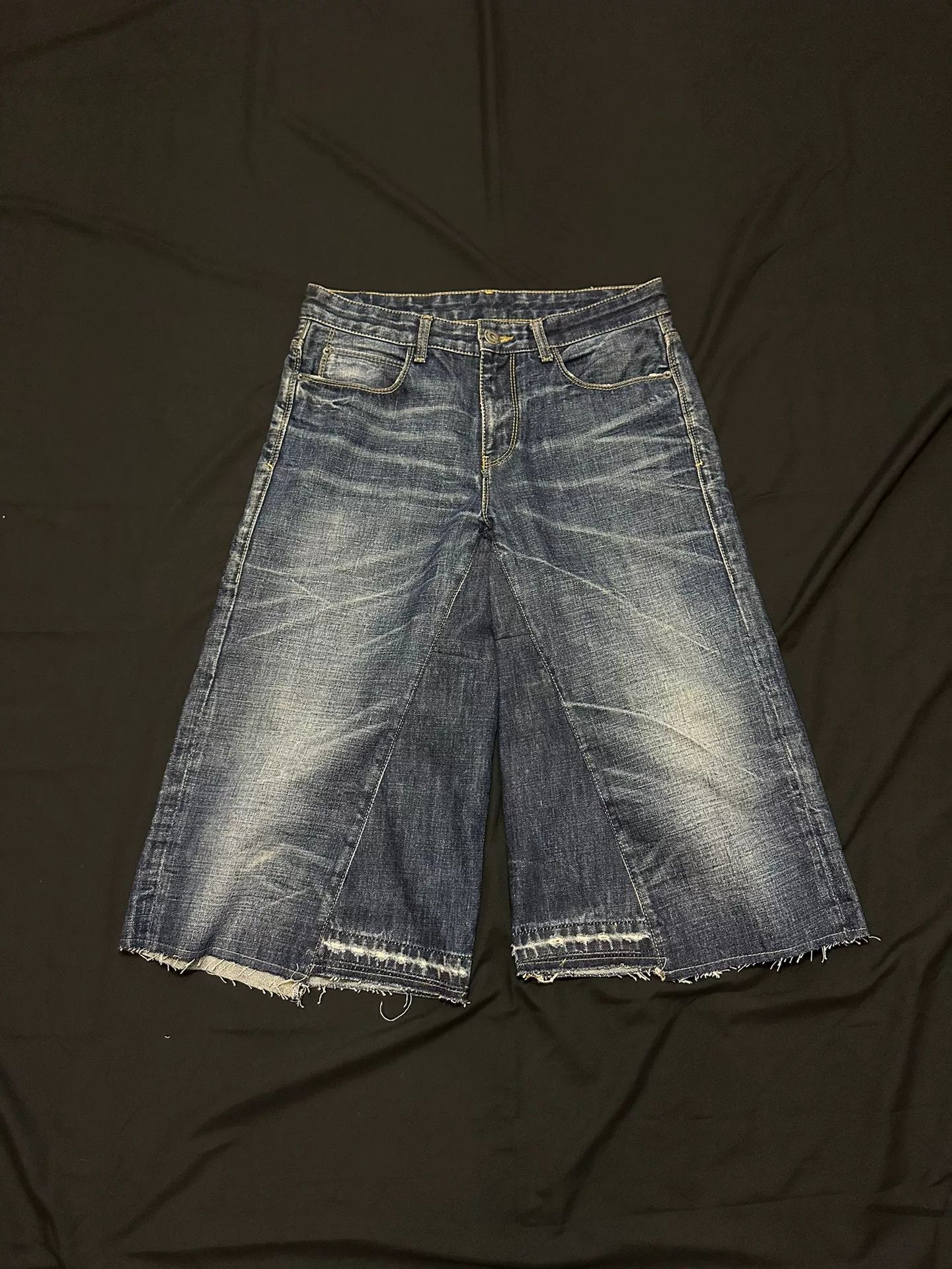 Vintage Vintage 90s Distressed Denim Shorts Size US 31 - 1 Thumbnail