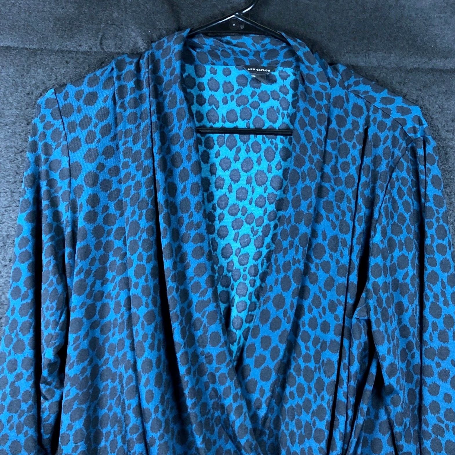 Ann Taylor VINTAGE Ann Taylor Womens Blouse Blue Black Ruched Wrap Plunge Neck Stretch Large Shirt Womens Boho Workwear New to N/A Size L / US 10 / IT 46 - 2 Thumbnail