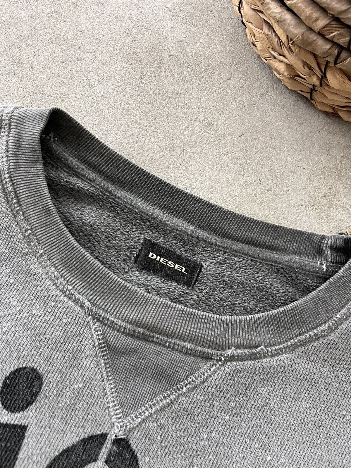 Diesel Vintage Diesel Grey Faded Big Logo Avantgarde Sweatshirt Y2K Size US L / EU 52-54 / 3 - 18 Thumbnail