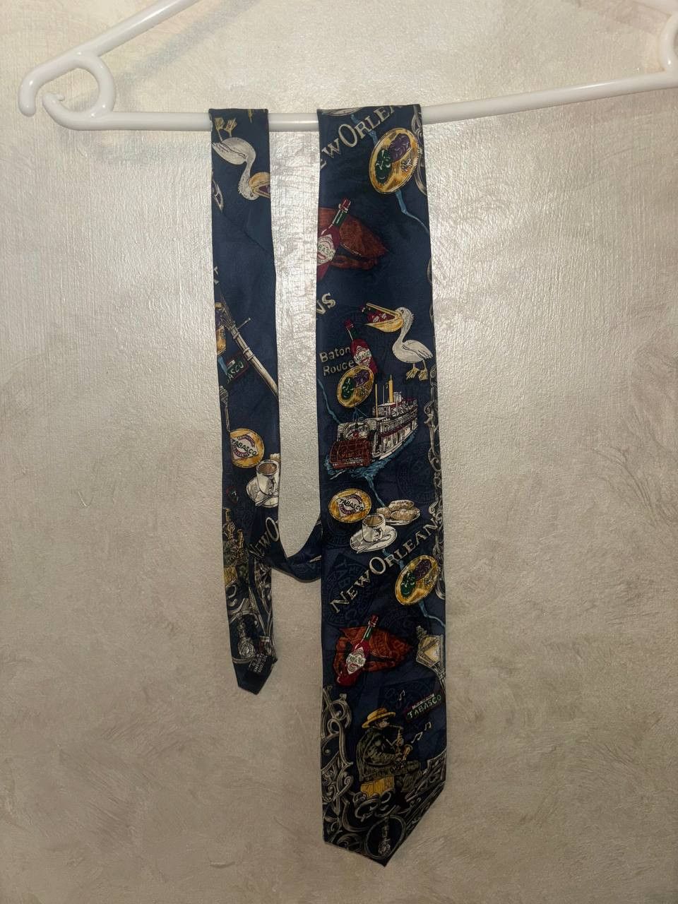 Tabasco Vintage Tie Tabasco NEW ORLEANS 100% silk Made in USA Size ONE SIZE - 11 Thumbnail