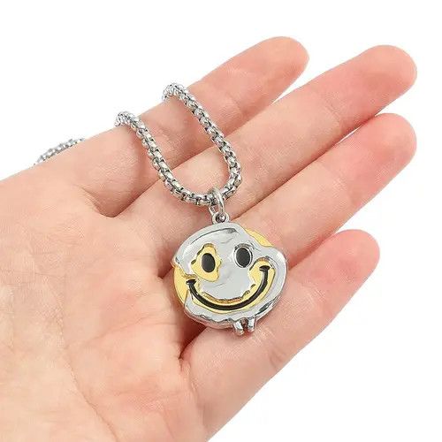 Jewelry Smiley Face Necklace Size ONE SIZE - 4 Thumbnail