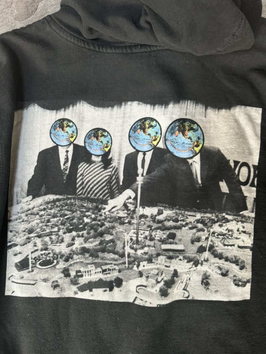Travis Scott ASTRO WORLD STAFF HOODIE Size US M / EU 48-50 / 2 - 3 Thumbnail