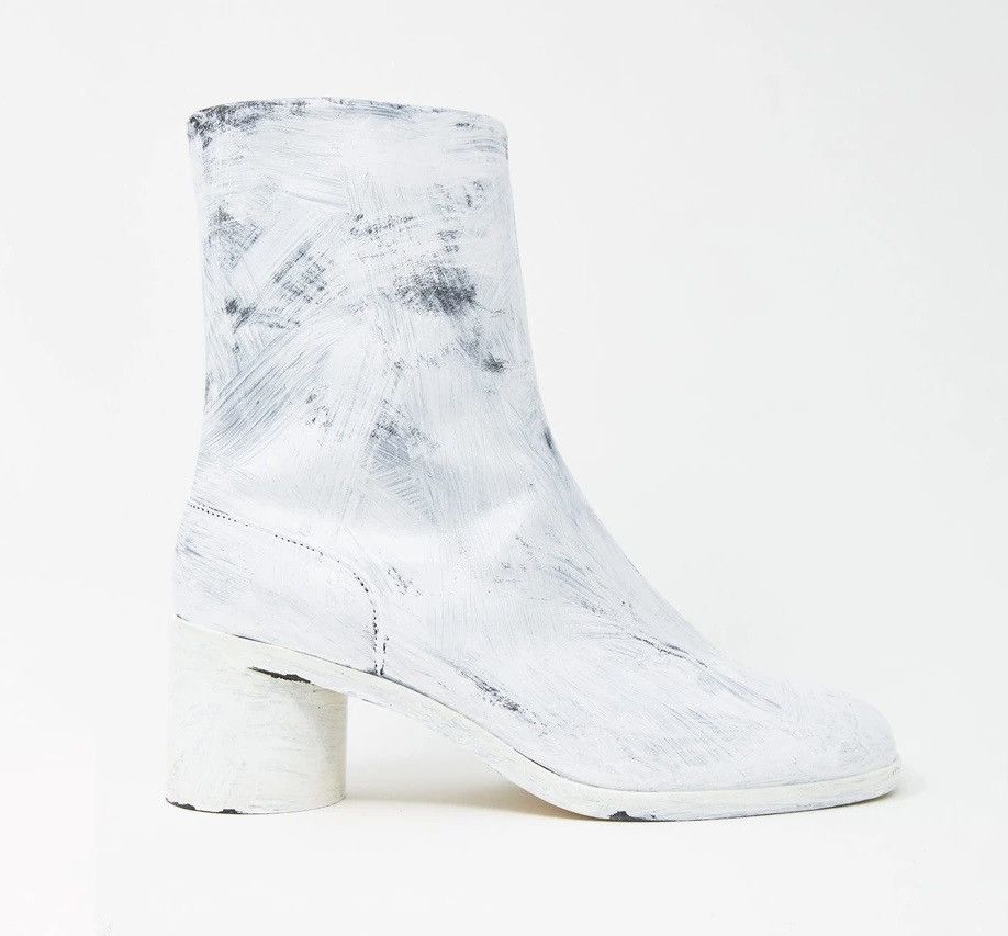 Maison Margiela Men Tabi white painted boots | Grailed