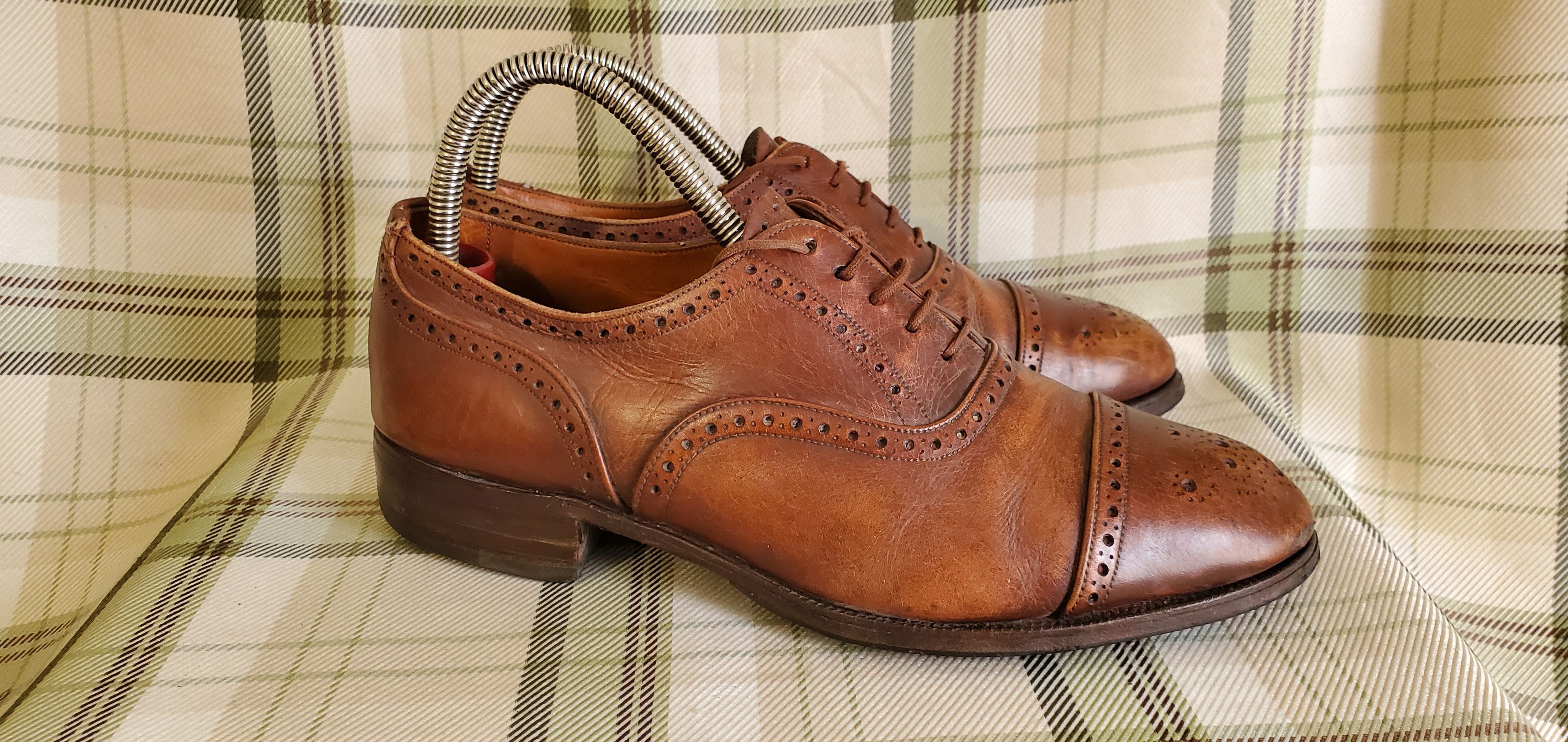 Tricker's Vintage TRICKERS Cambridge Brown Lace Up Brogue Shoes Size US 7.5 / EU 40-41 - 3 Thumbnail