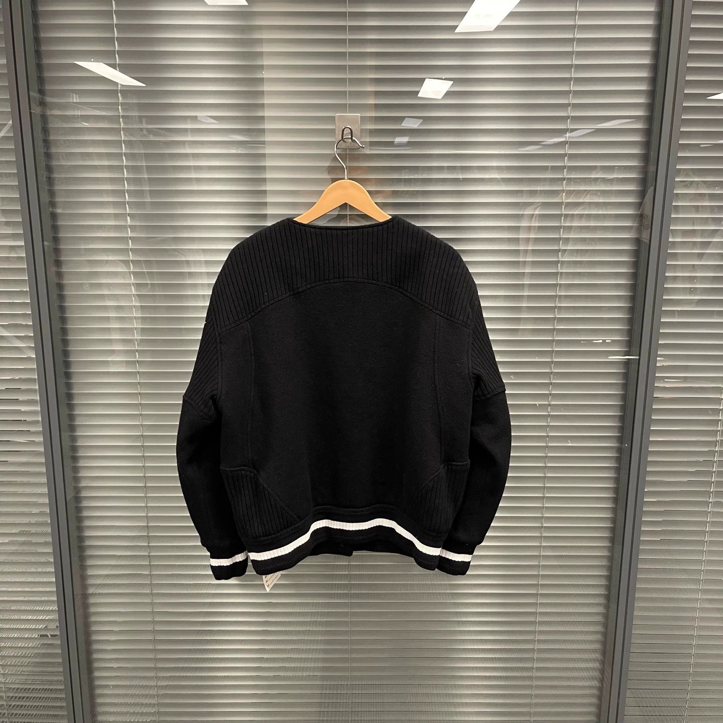 Givenchy Givenchy G-embroidered black wool baseball jacket Size L / US 10 / IT 46 - 2 Thumbnail