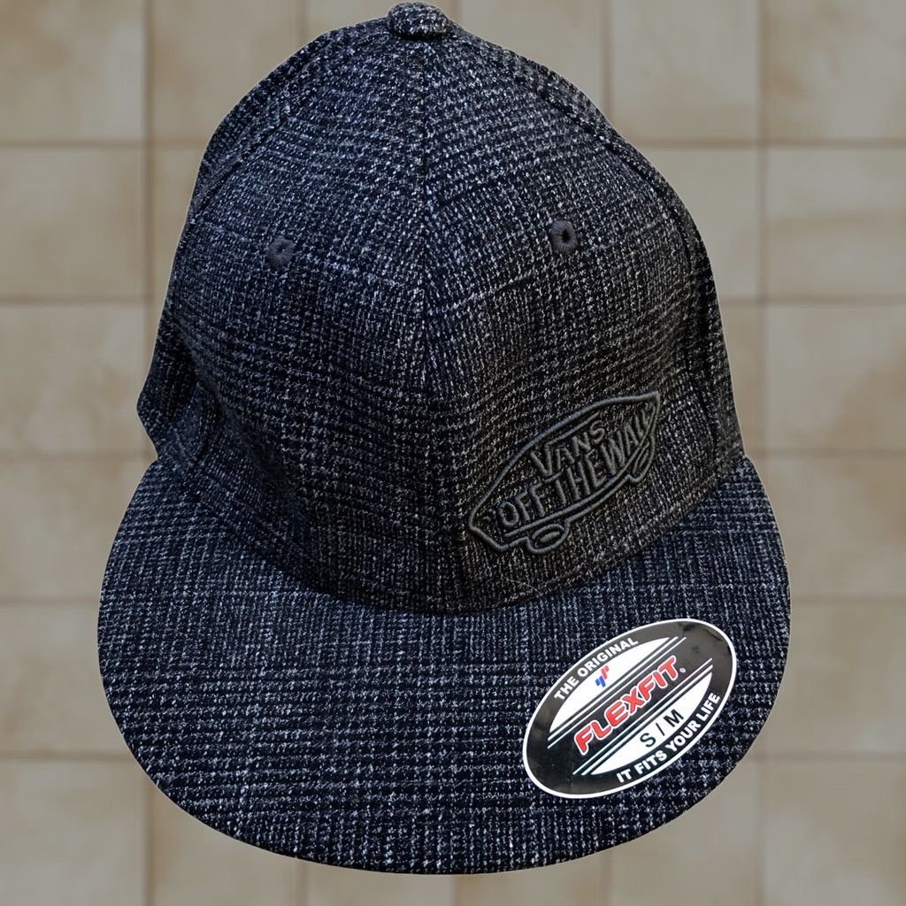 Vans VANS OFF THE WALL Fitted Hat Men S/M Flexfit Grey Cap Size ONE SIZE - 1 Thumbnail