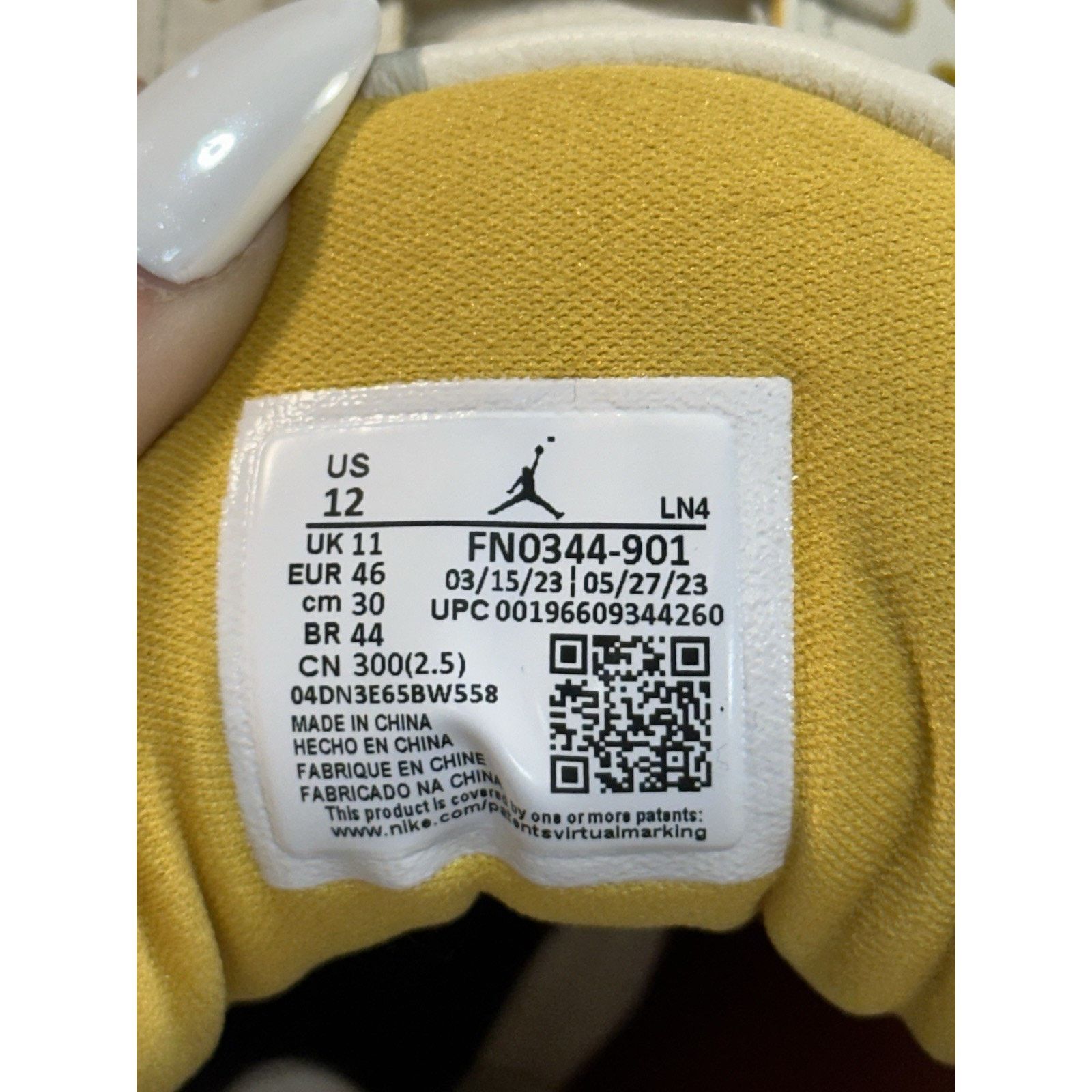 J Balvin × Jordan Brand Jordan 3 Retro x J. Balvin Medellin Sunset - Size 12 Size US 12 / EU 45 - 7 Thumbnail