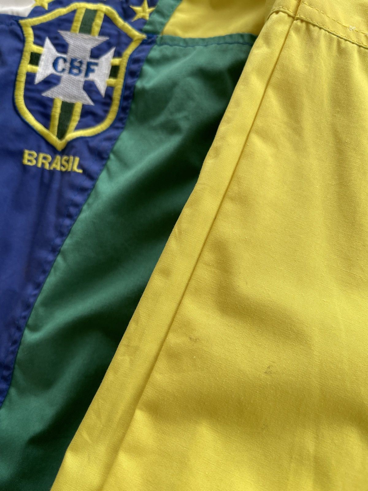 Vintage 1994-96 Brazil Umbro Tracksuit Jacket Size US L / EU 52-54 / 3 - 9 Thumbnail