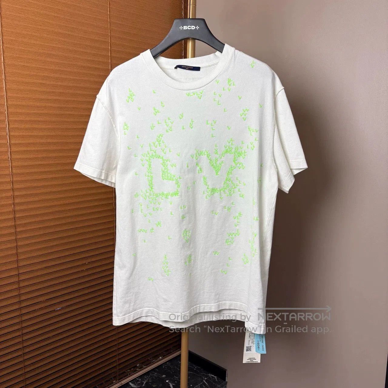 Louis Vuitton louis vuitton embroidered short sleeve t. Size US XL / EU 56 / 4 - 1 Thumbnail