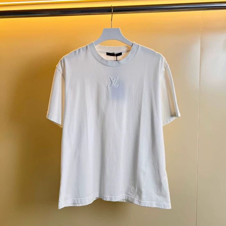 Louis Vuitton Louis Vuitton Embossed printed Logo short sleeve Size US XL / EU 56 / 4 - 1 Thumbnail